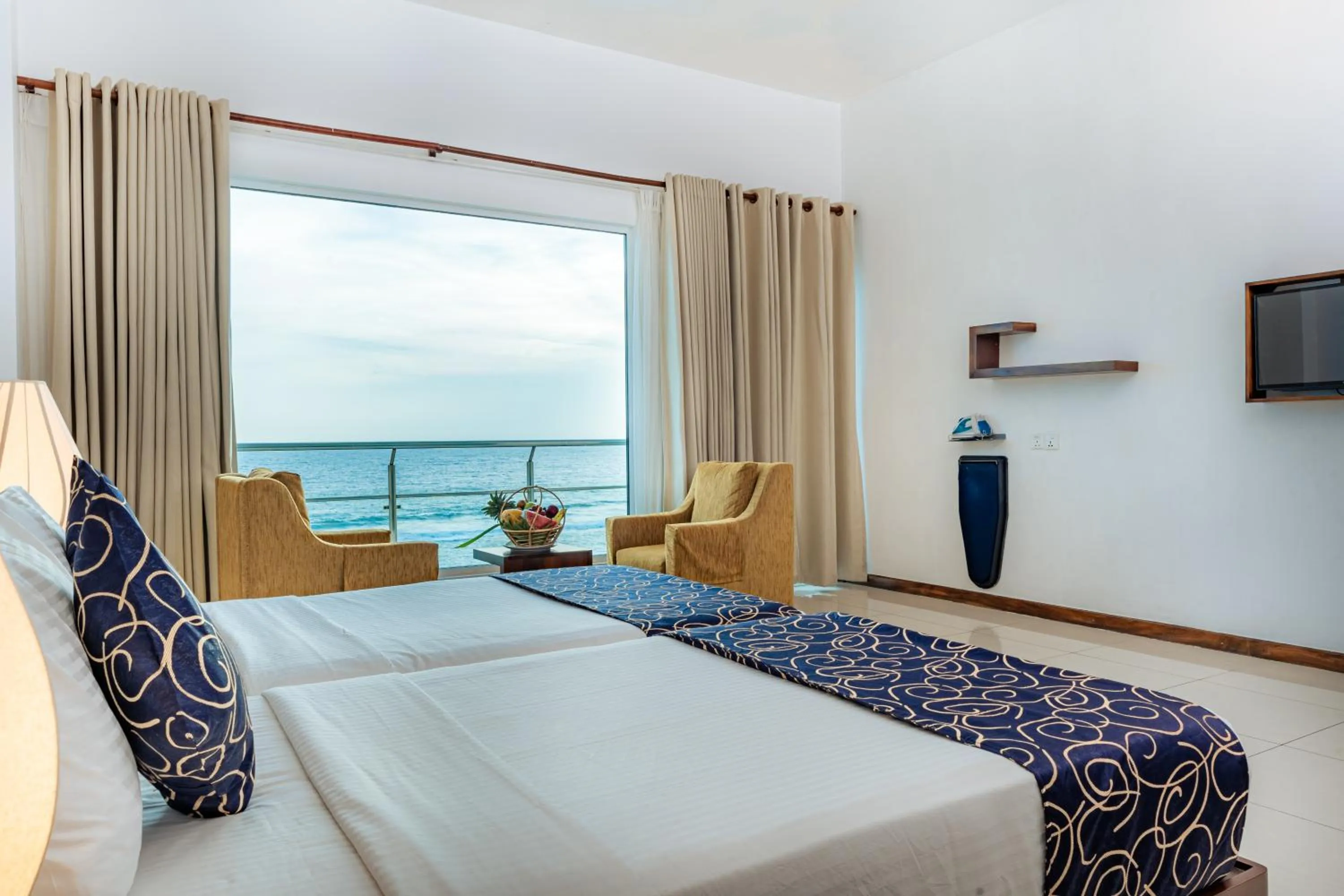 Sea view, Bed in Mirage Colombo