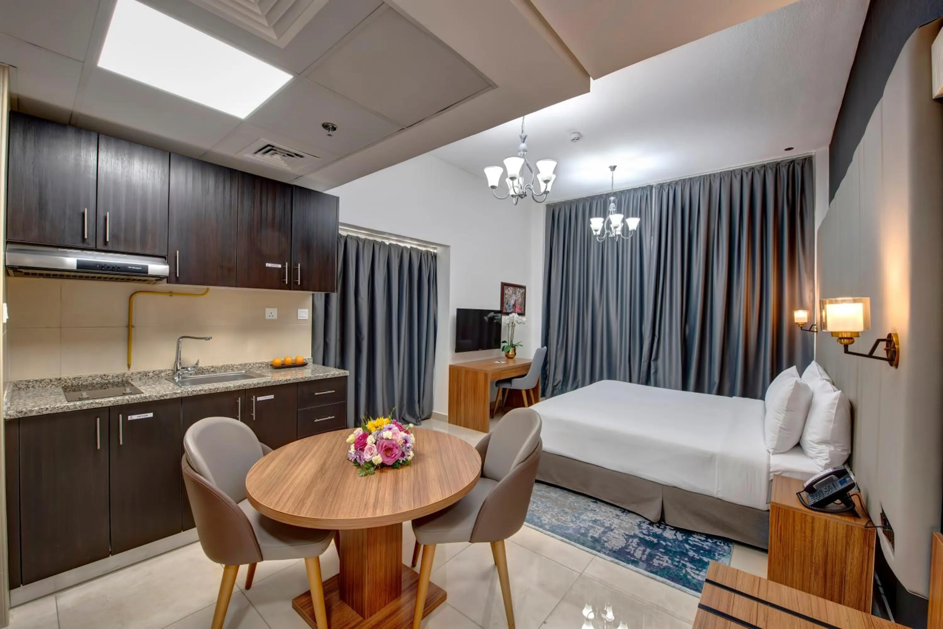 Bedroom, Bed in Royal Regency Suites Marina