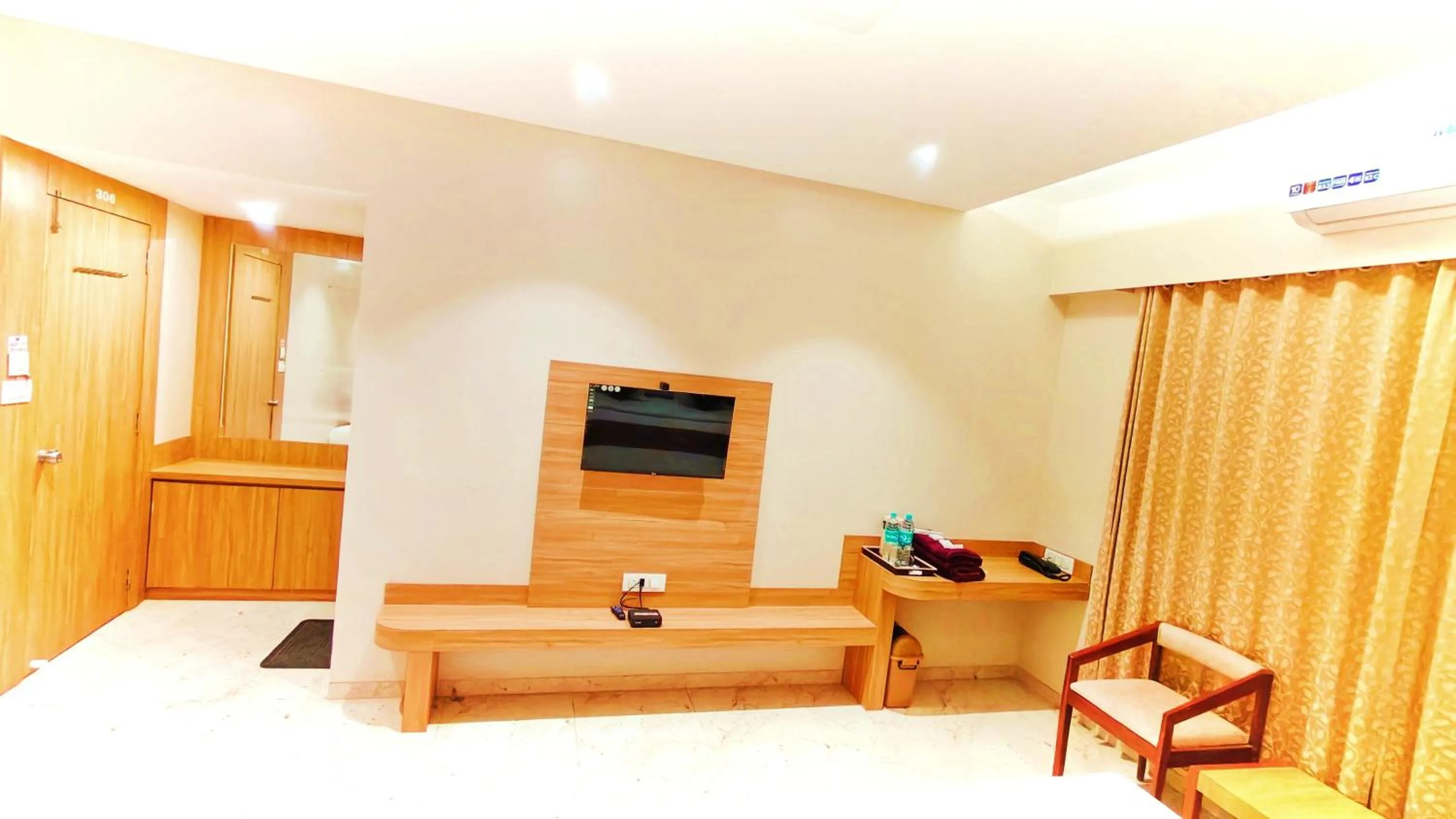 Bedroom in Hotel 9 Coin