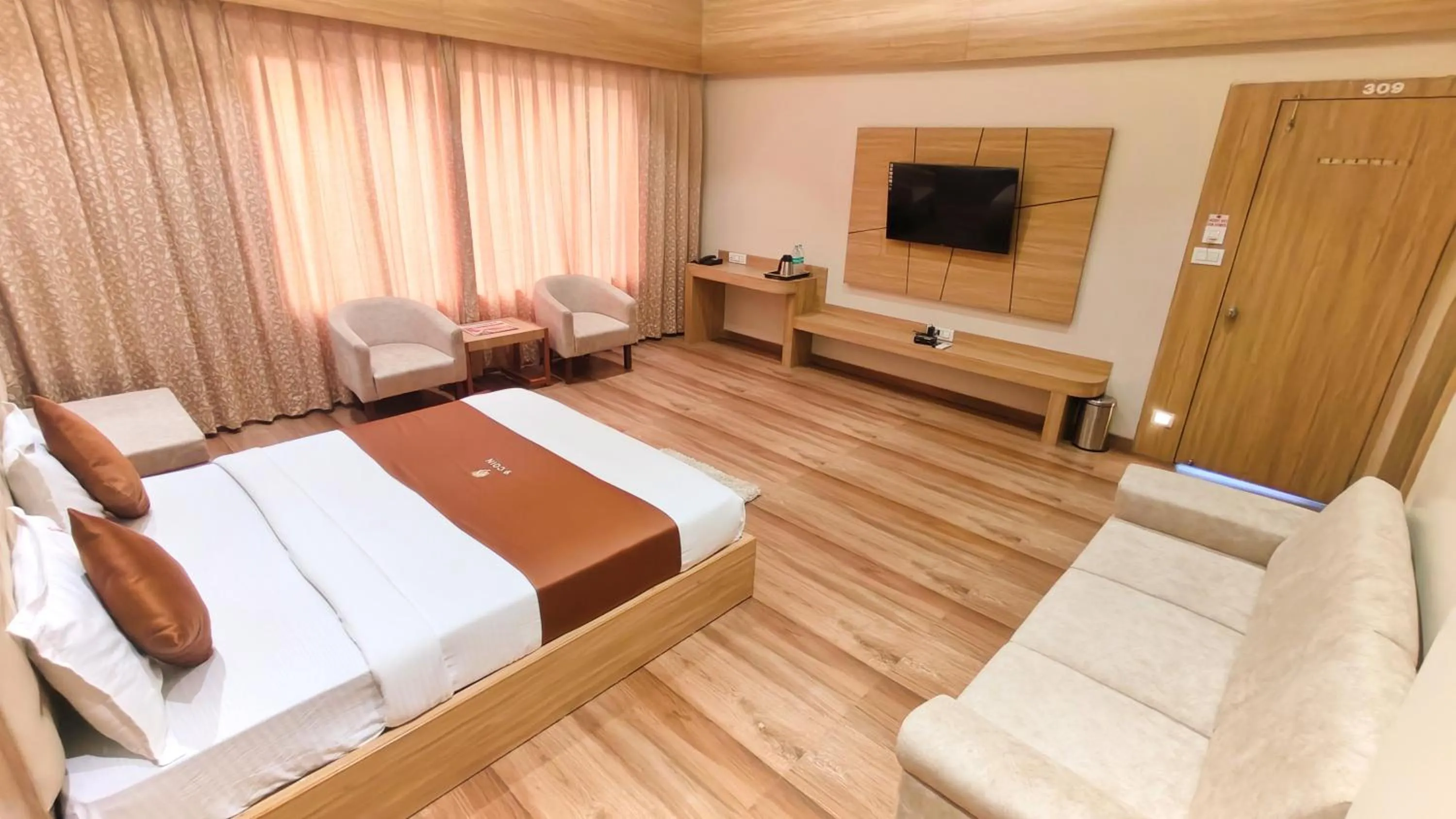 TV and multimedia, Bed in Hotel 9 Coin