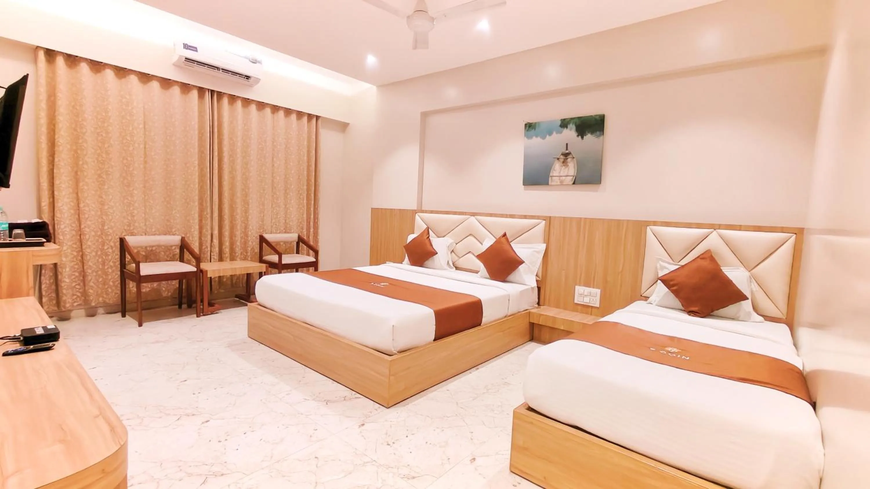 Seating area, Bed in Hotel 9 Coin