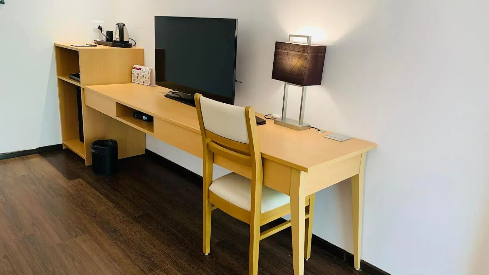 TV and multimedia in U Rivergate Resort & Spa, Karjat