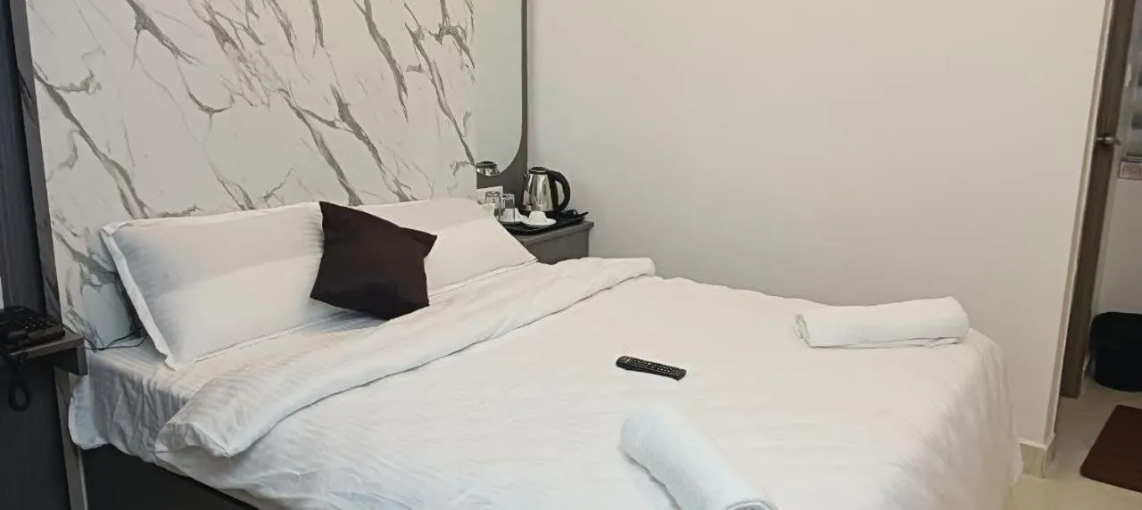 Bed in Sanns Tropicana