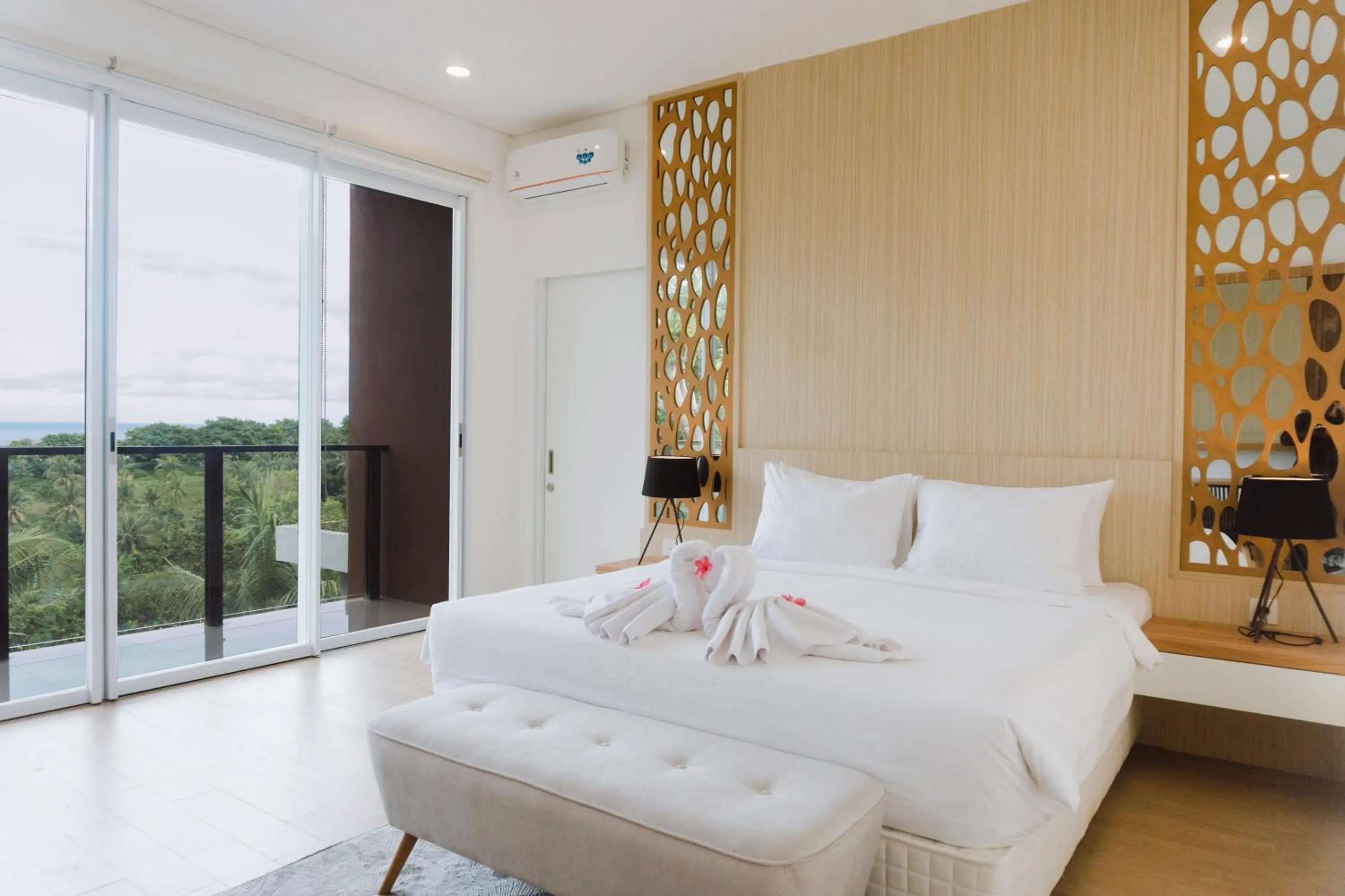 Bedroom, Bed in Melase Hill Villa