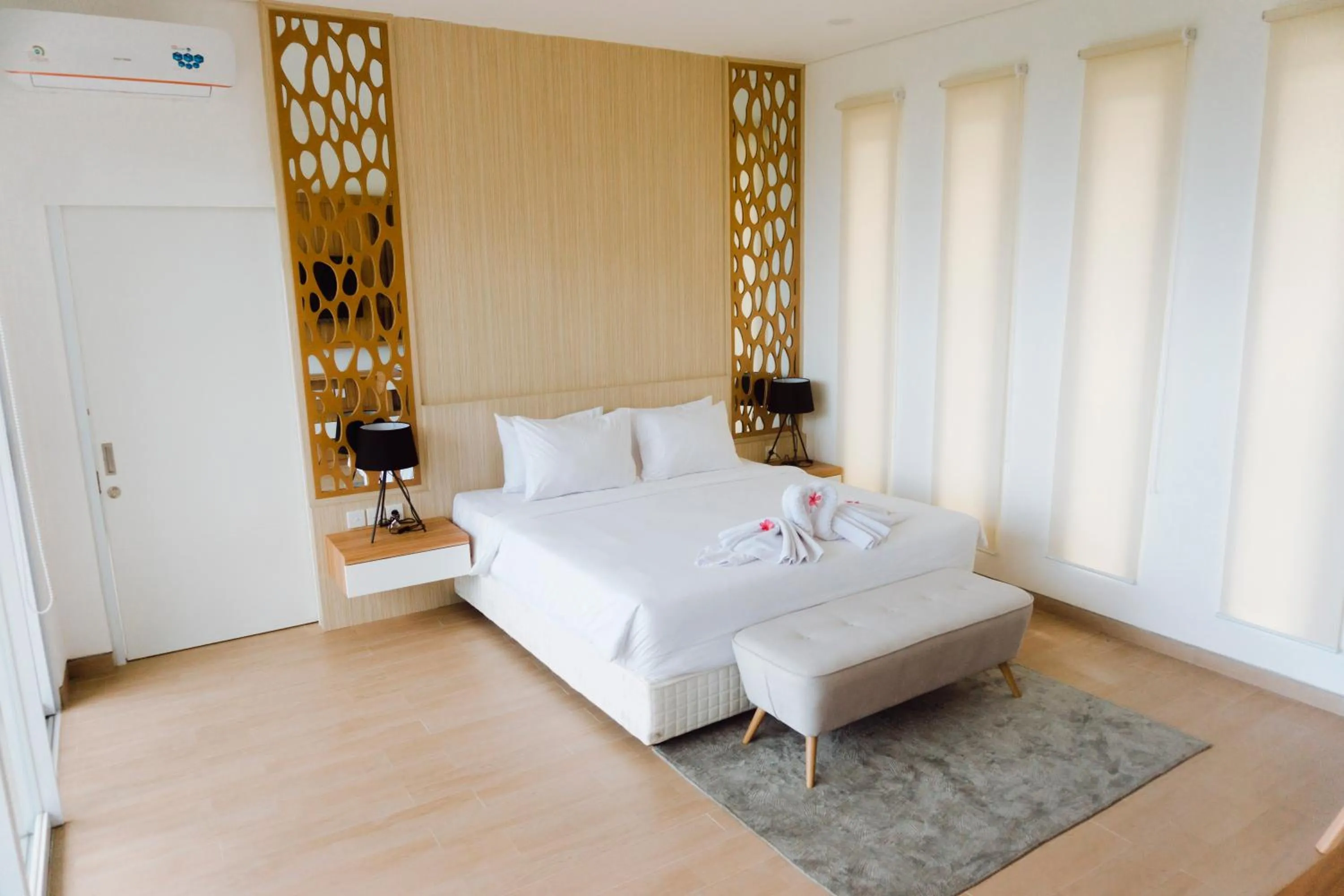 Bedroom, Bed in Melase Hill Villa