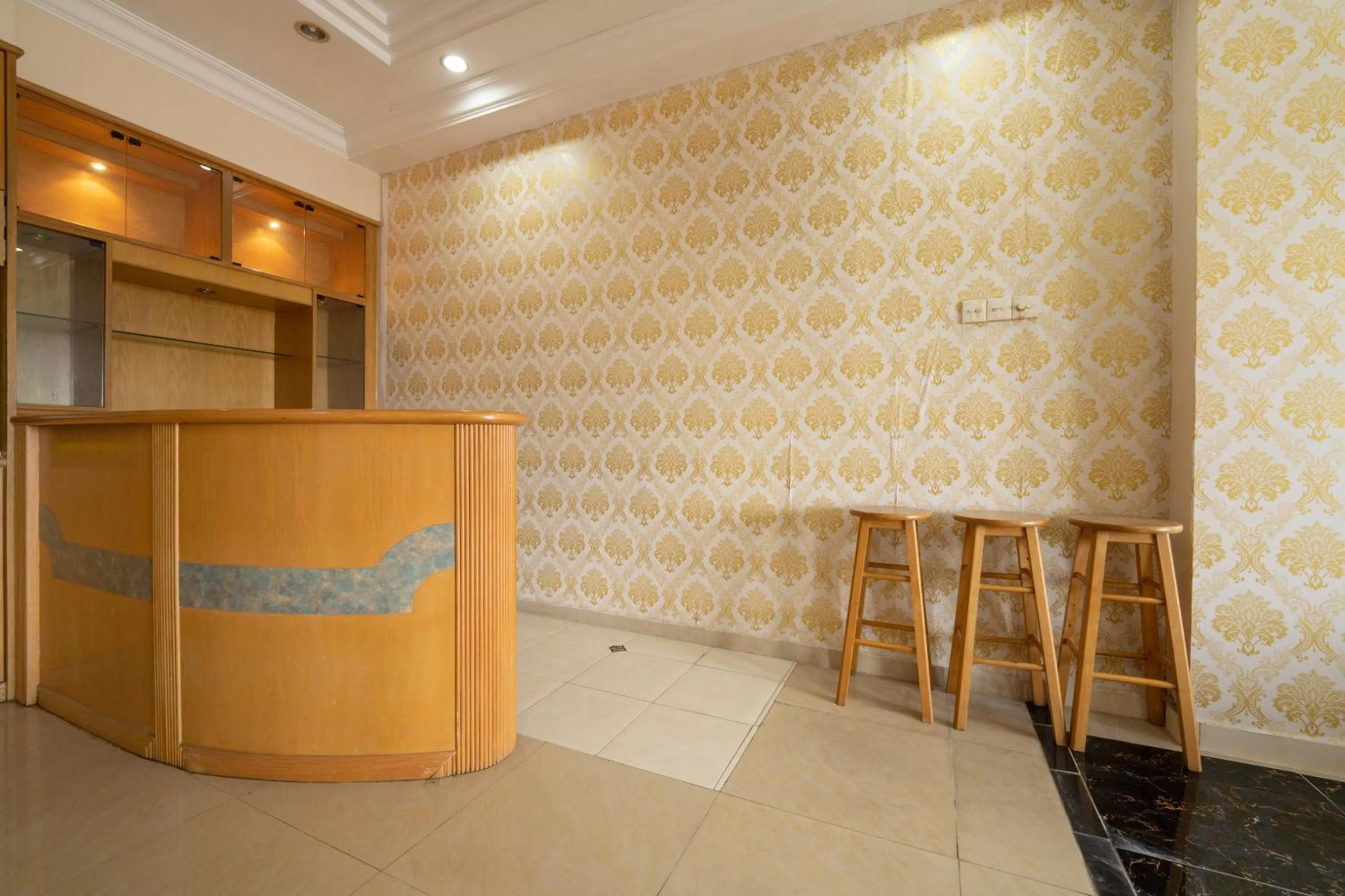 Property building in Mary J Hotel Family 10 pax room