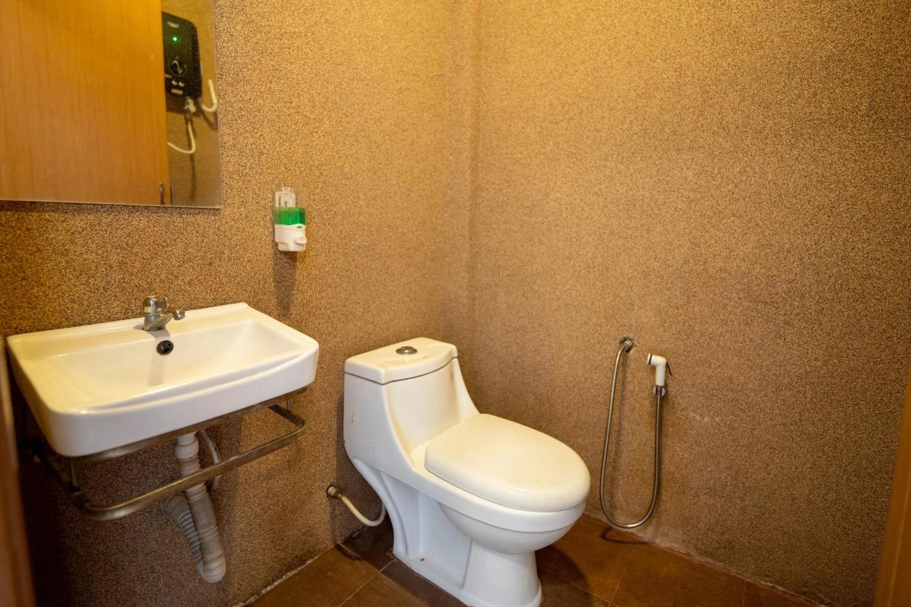 Toilet in Mary J Hotel Family 10 pax room