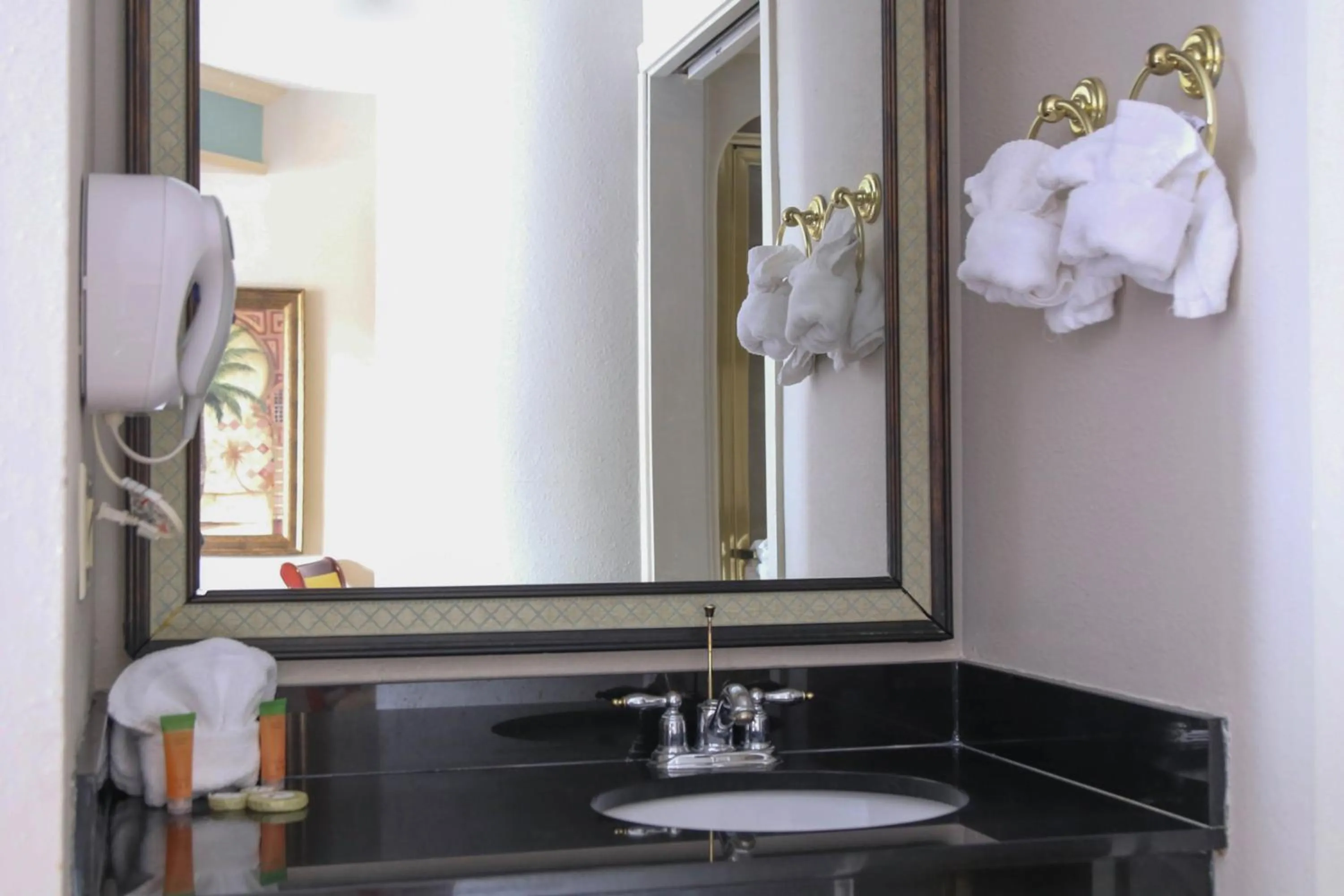 Bathroom in Destiny Palms Hotel Maingate West