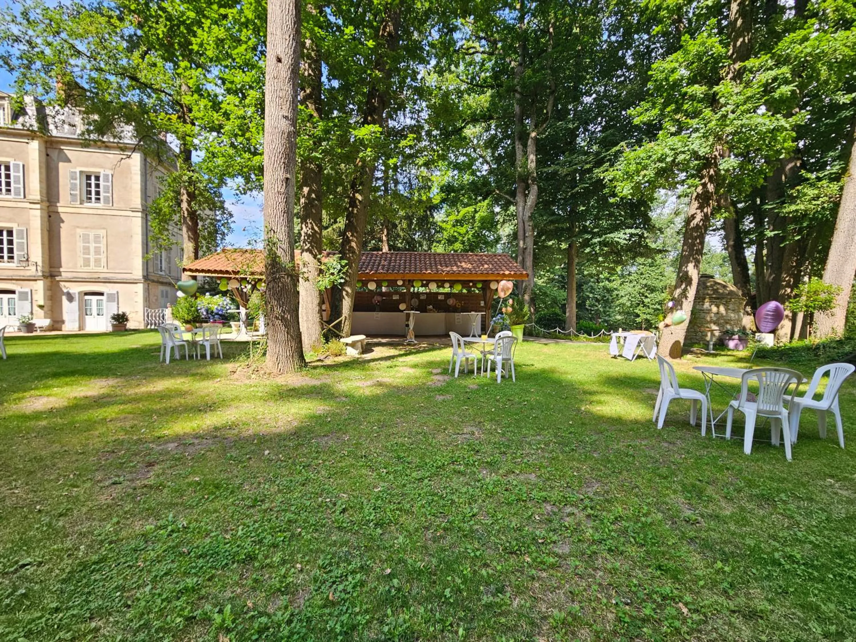 Balcony/Terrace in Château de MontSablé