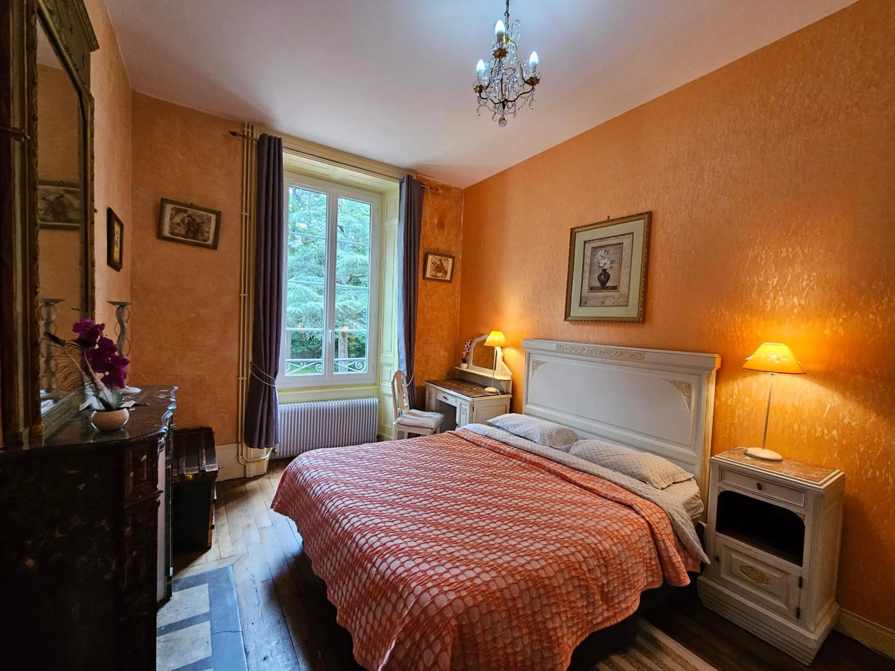 Bed in Château de MontSablé