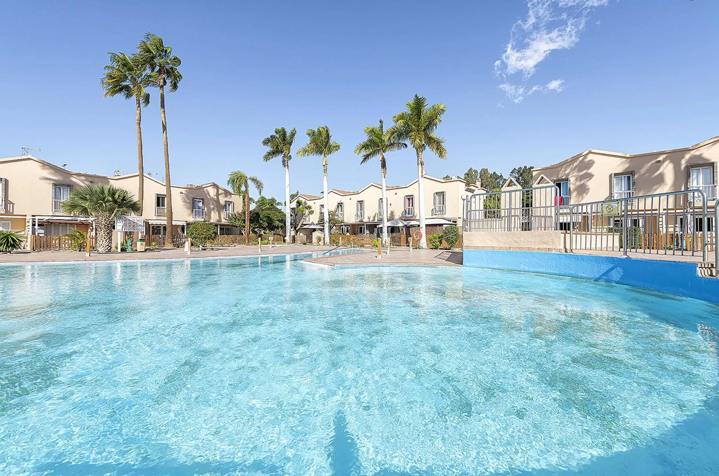 Villetta Green oasis club