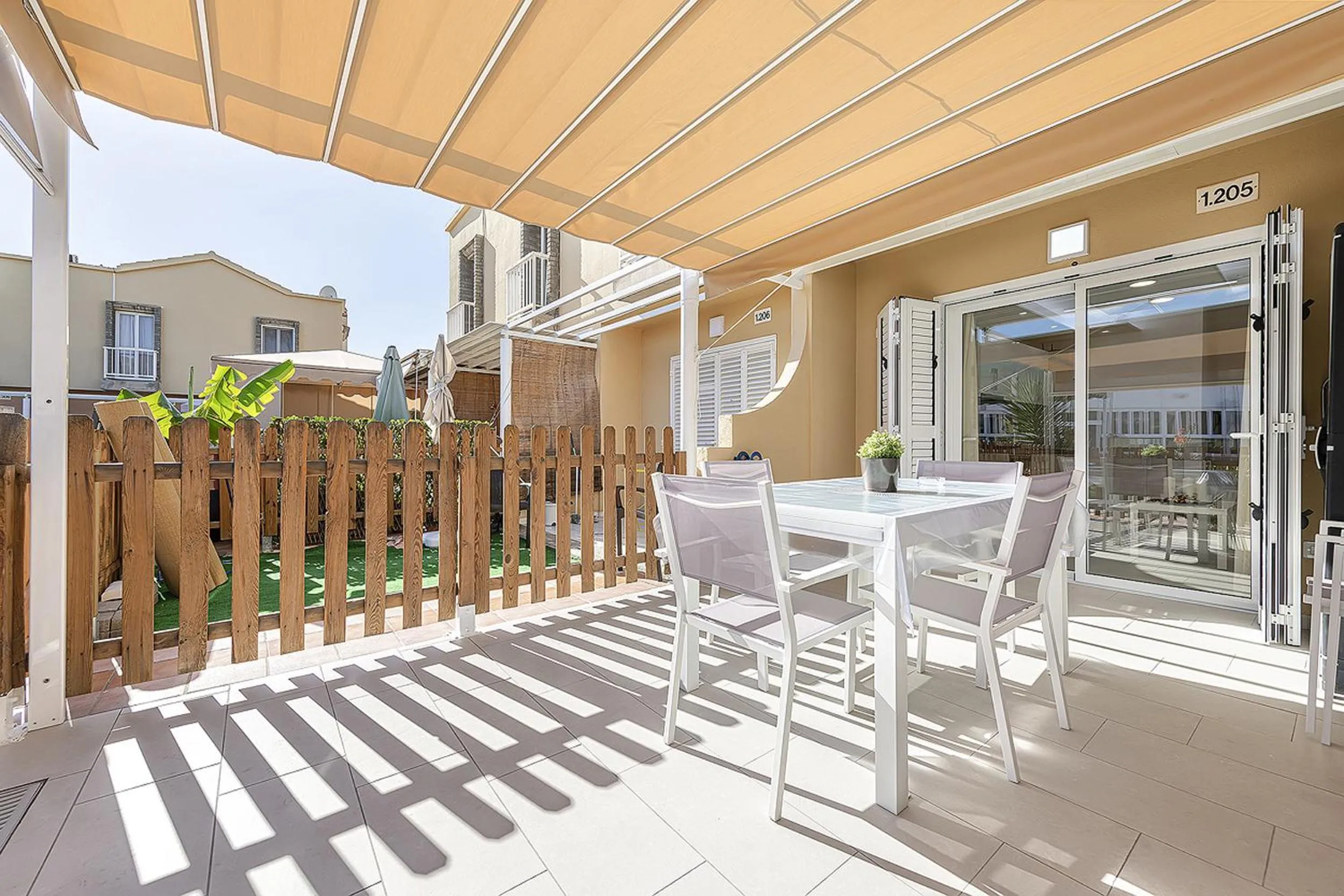 Patio in Villetta Green oasis club