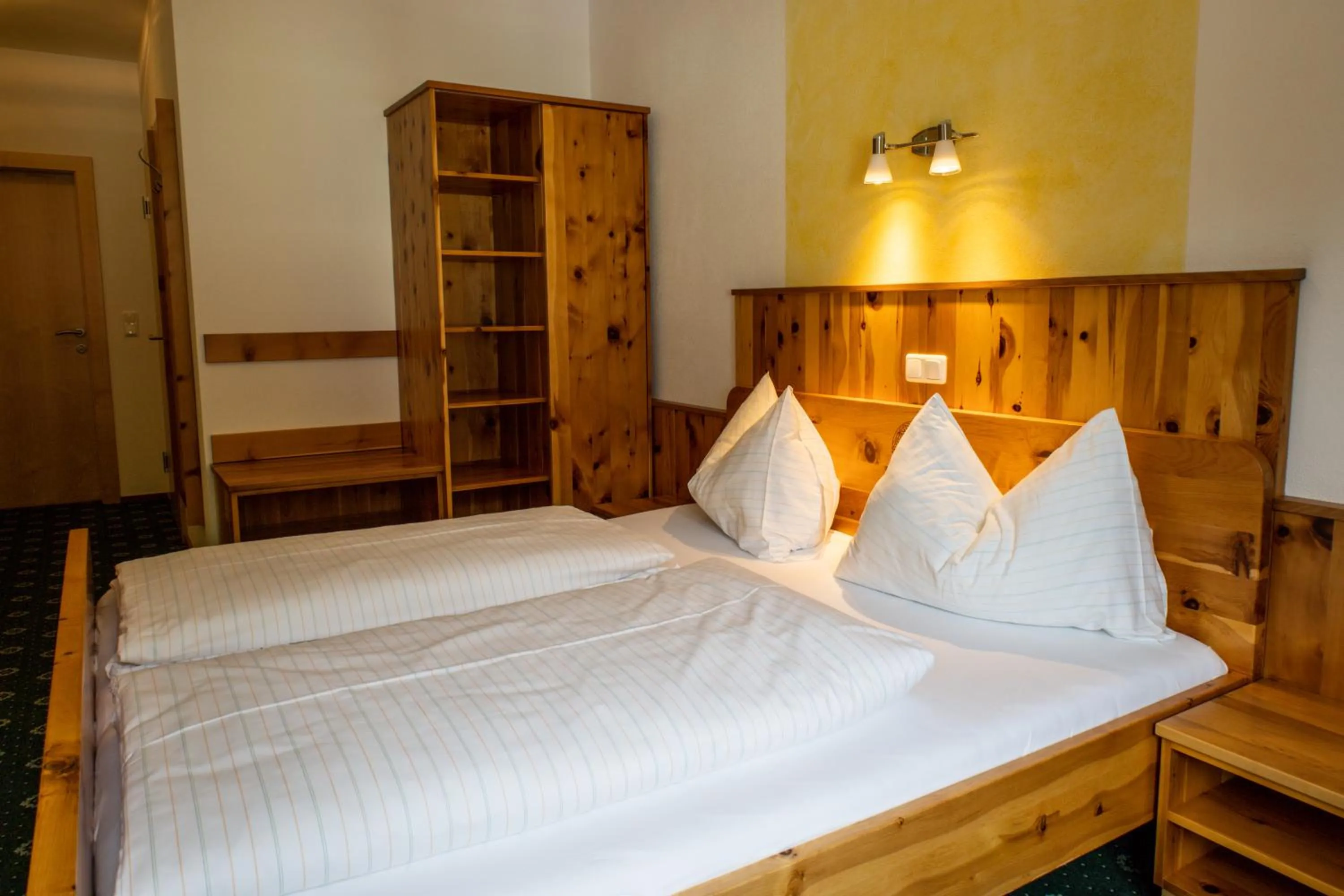 Bed in Gasthof Dreiländereck