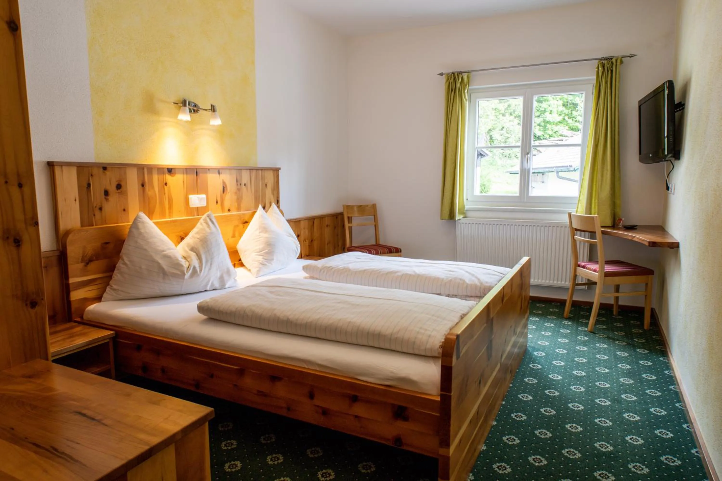 Bed in Gasthof Dreiländereck