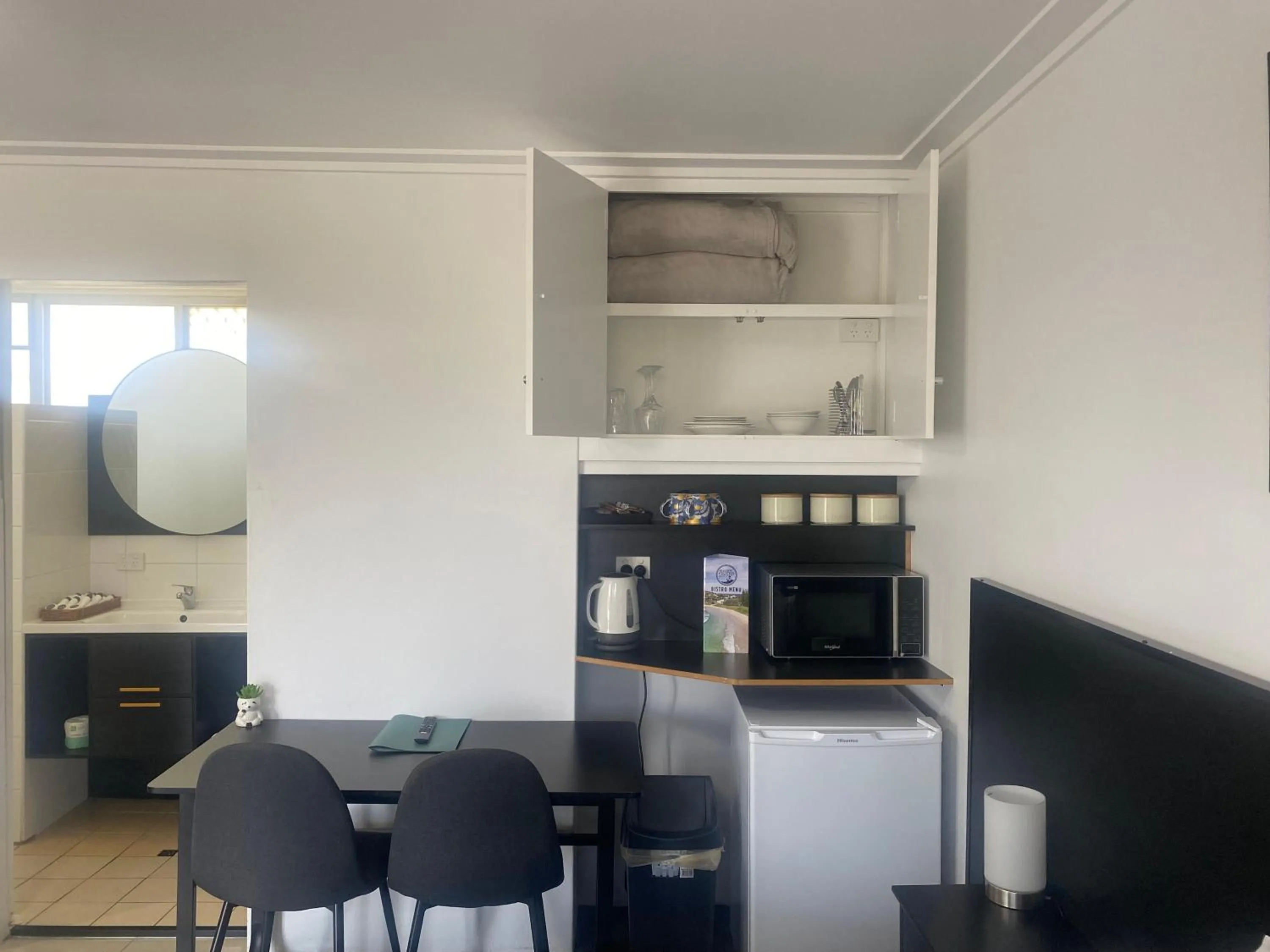 The Seaview Tavern Motel