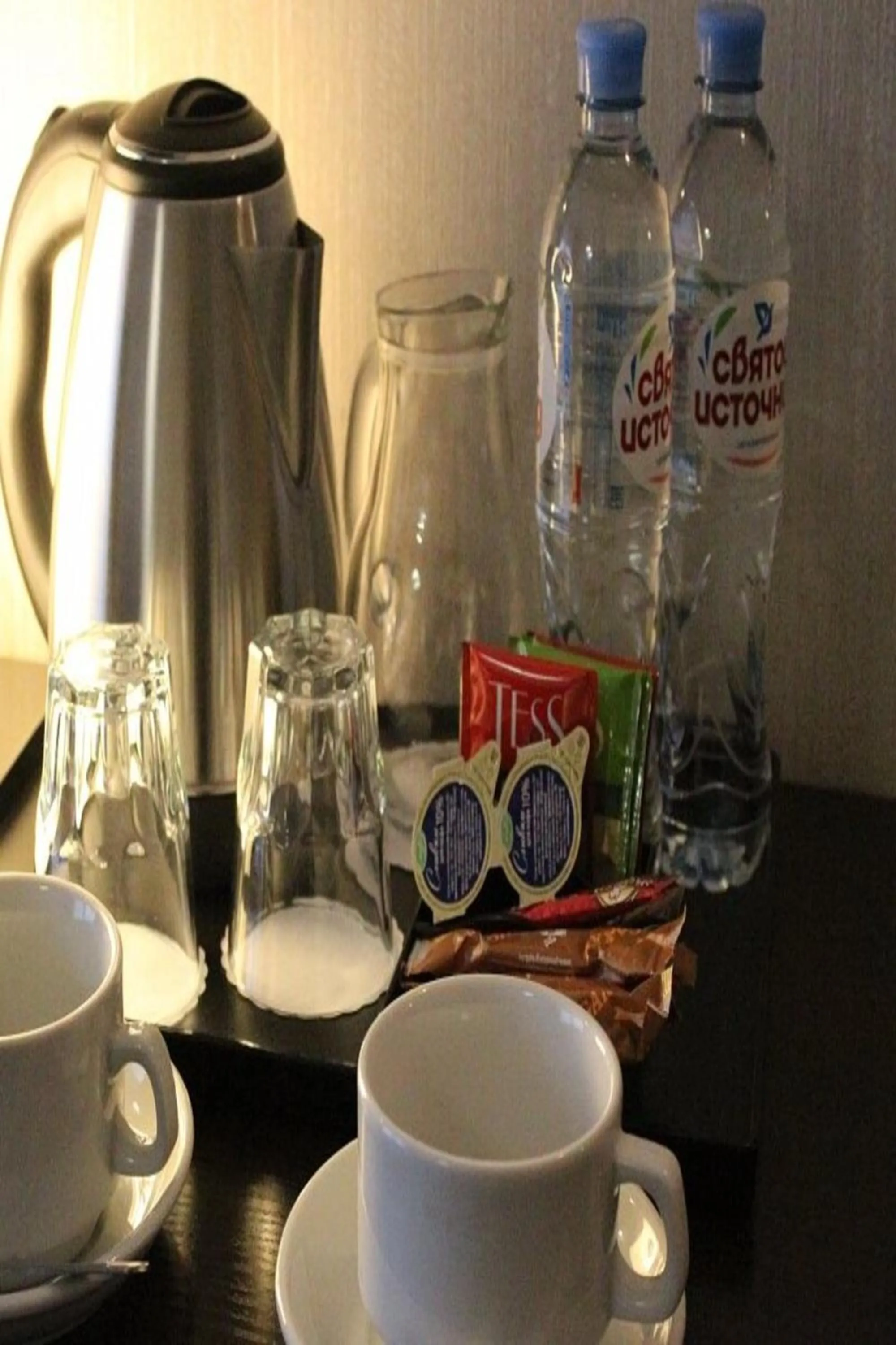 Coffee/tea facilities in Asli Makon Hotel