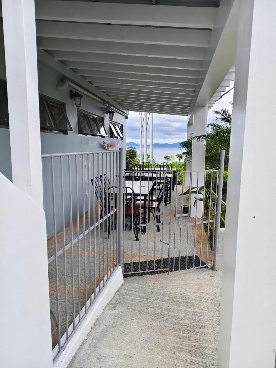 Facade/entrance in AV Suites