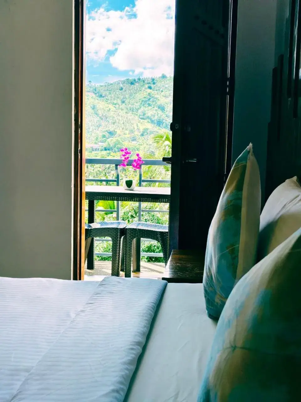 Suite with Balcony in AV Suites Suite with Balcony in AV Suites