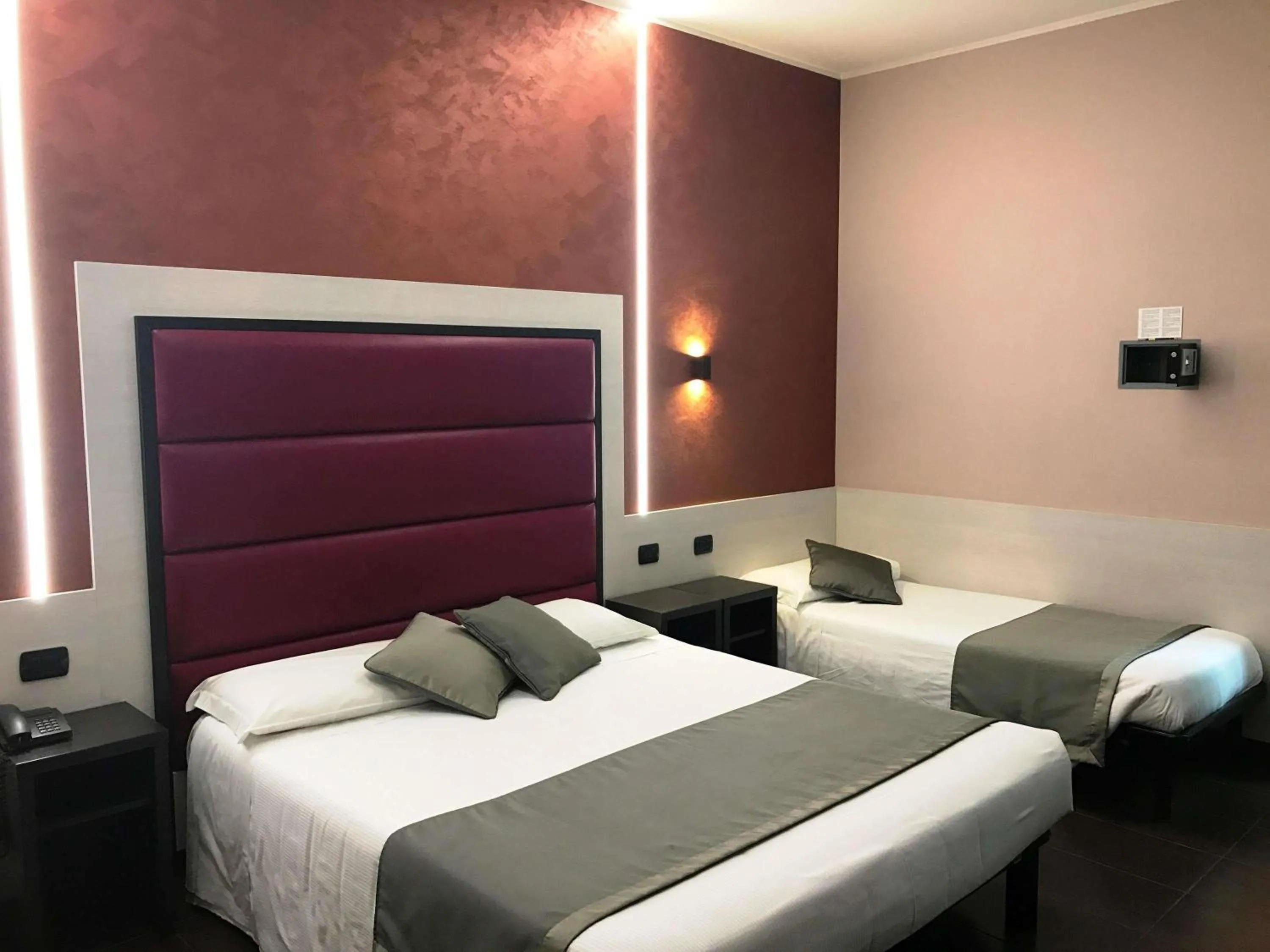 Bedroom in Ibis Styles Milano Centro