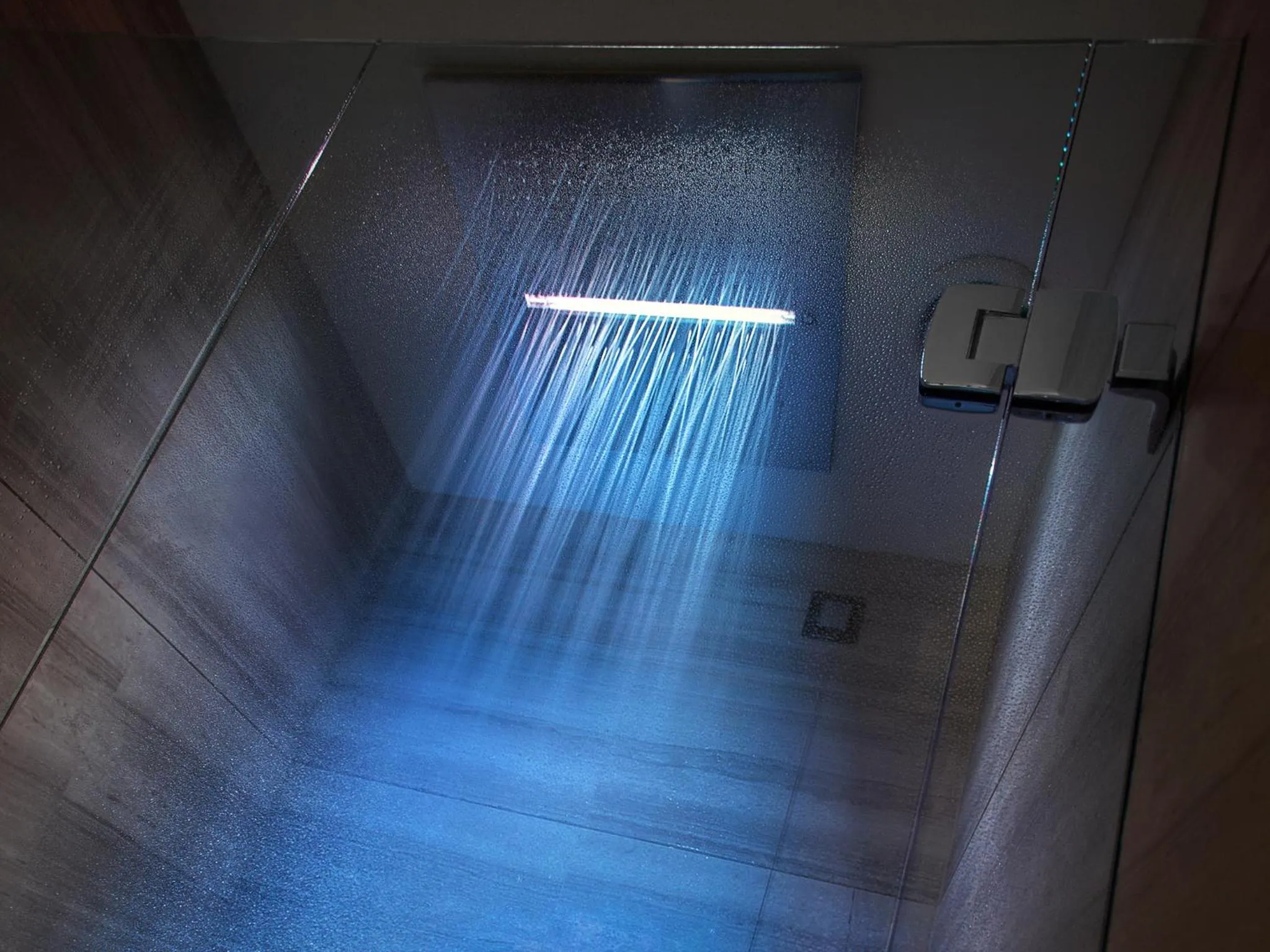 Shower in Hotel Cavour