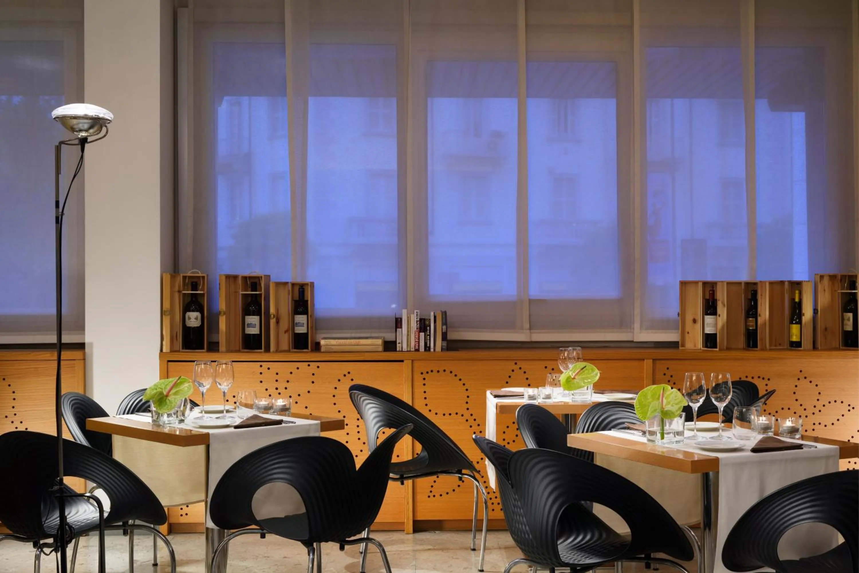 Restaurant/places to eat in UNA Hotels Mediterraneo Milano