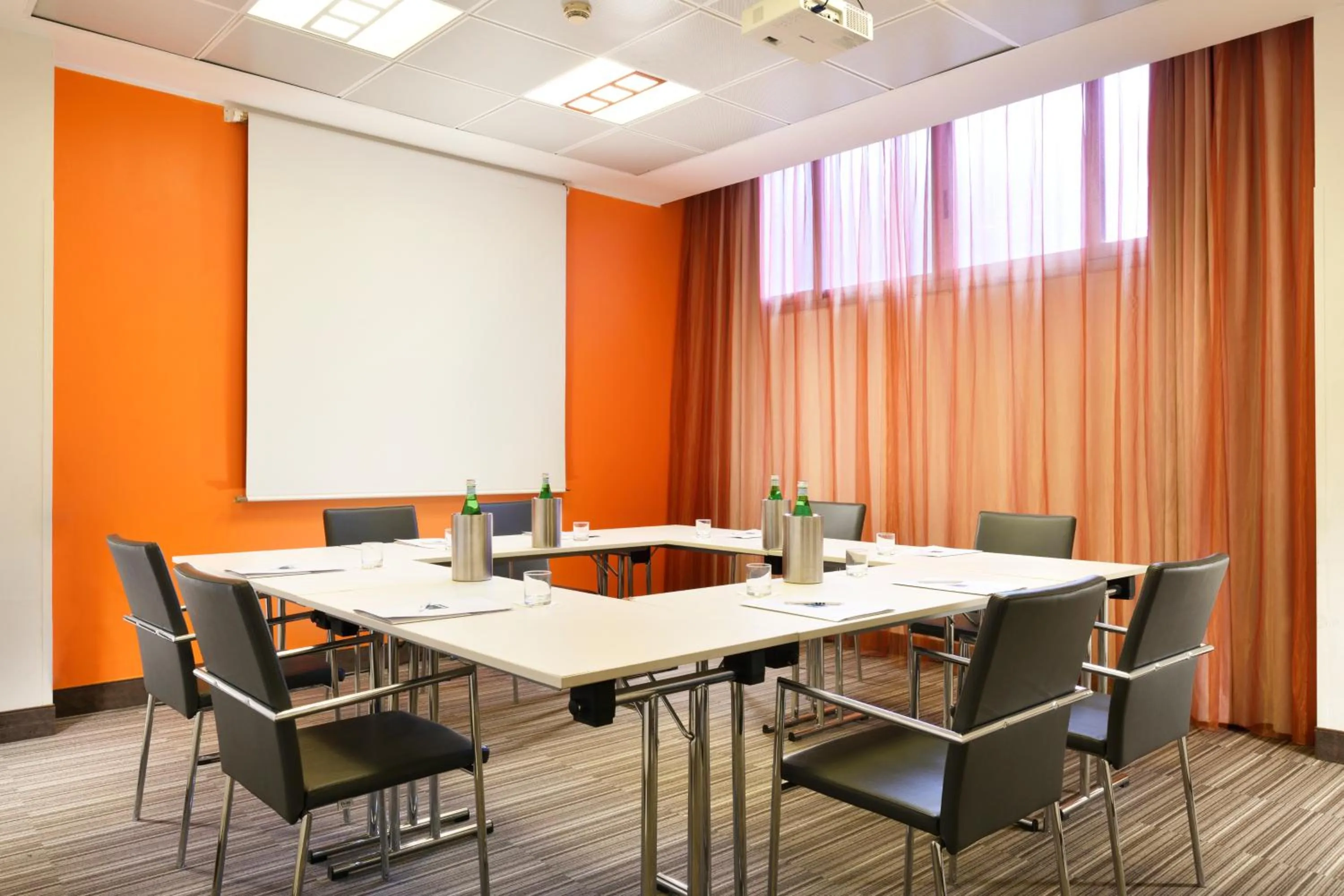 Meeting/conference room in UNA Hotels Mediterraneo Milano