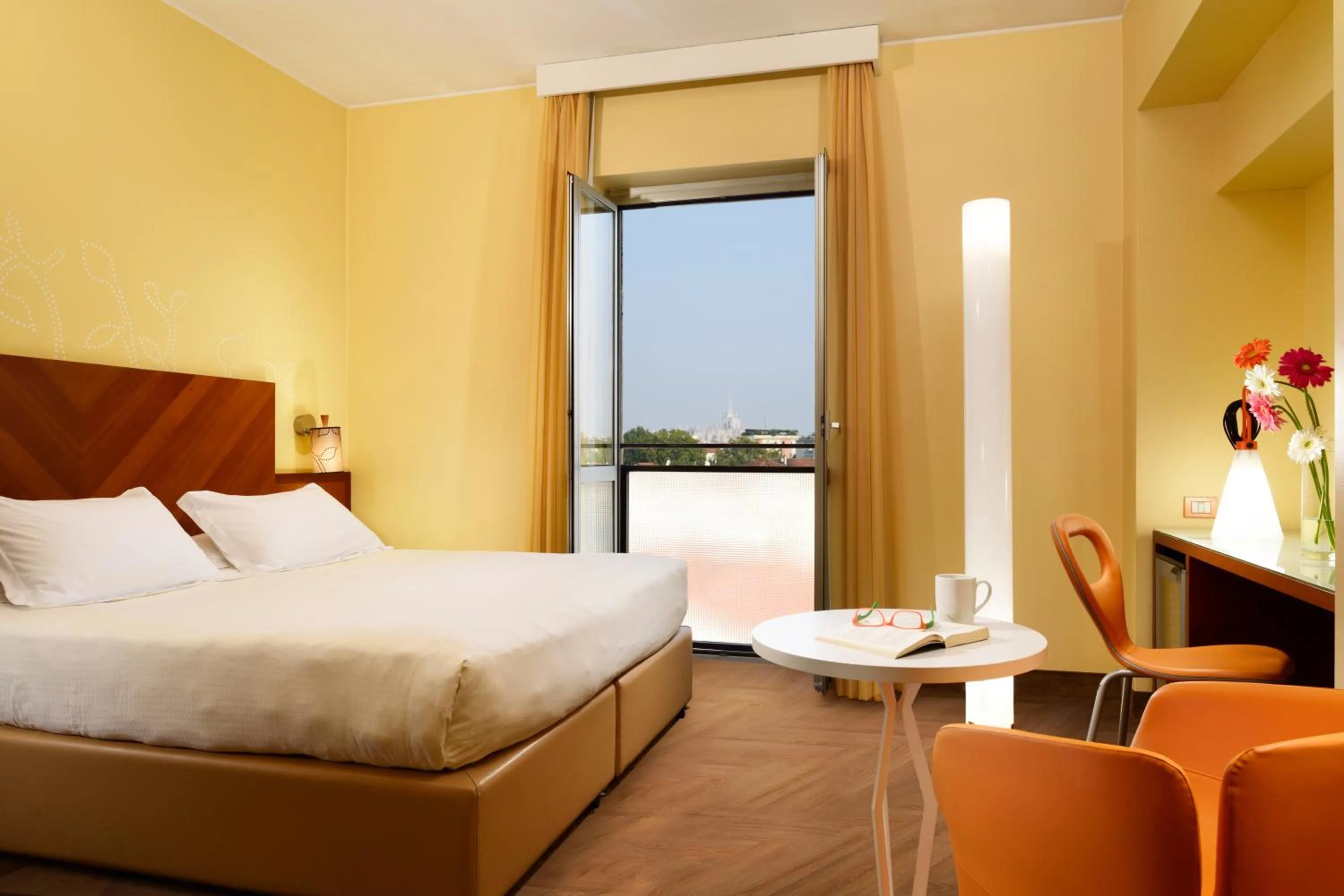 Bed in UNA Hotels Mediterraneo Milano