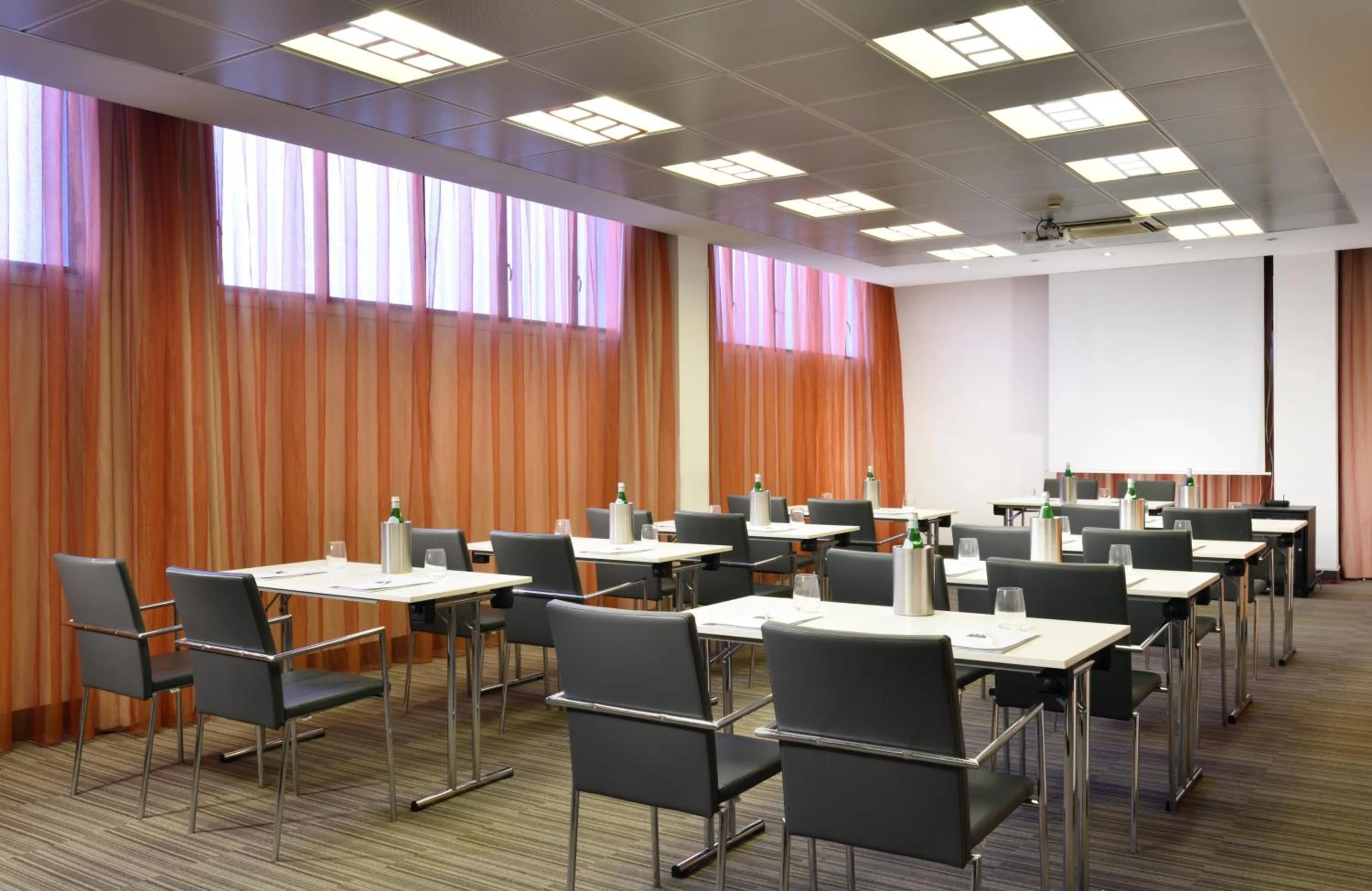 Meeting/conference room in UNA Hotels Mediterraneo Milano