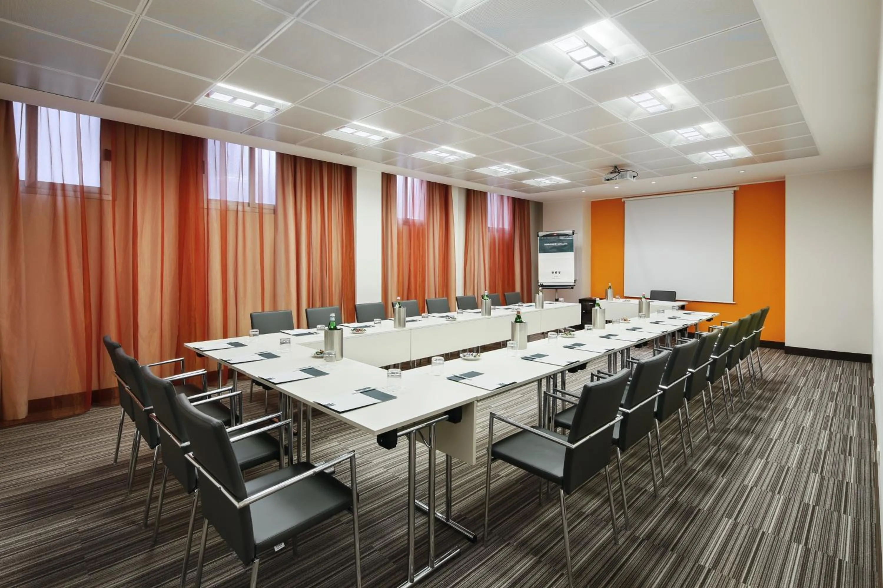 Meeting/conference room in UNA Hotels Mediterraneo Milano