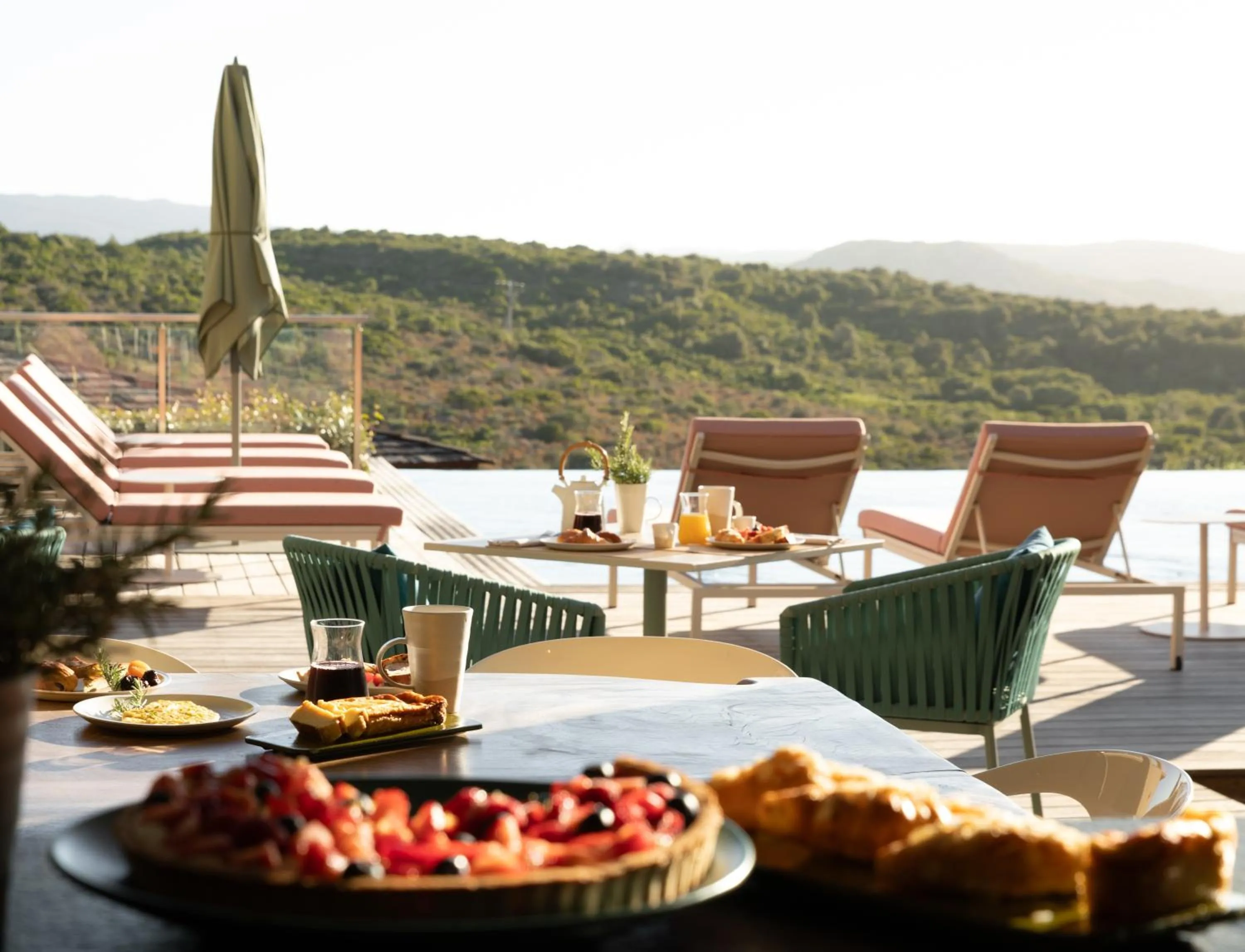 Summer in Hôtel Version Maquis Santa Manza