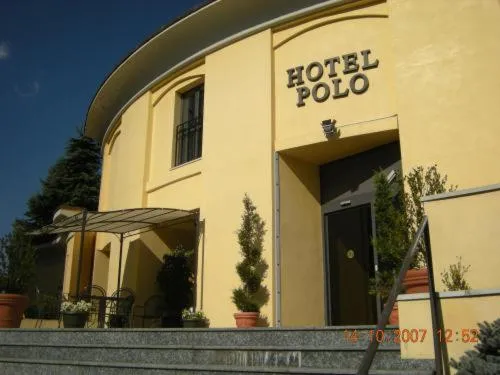 Facade/entrance in Polo Hotel