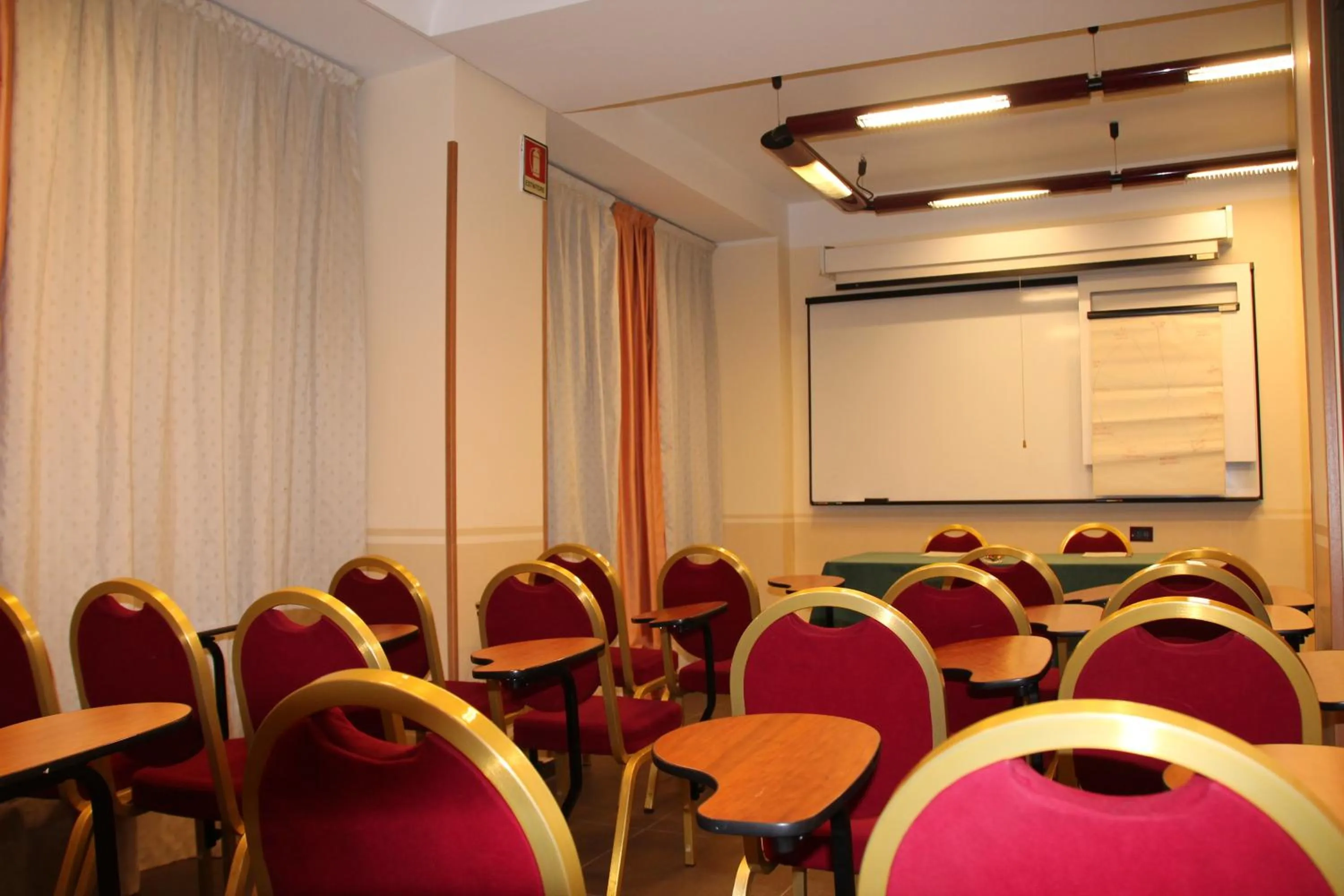 Business facilities in Mokinba Hotels Sant'Ambroeus