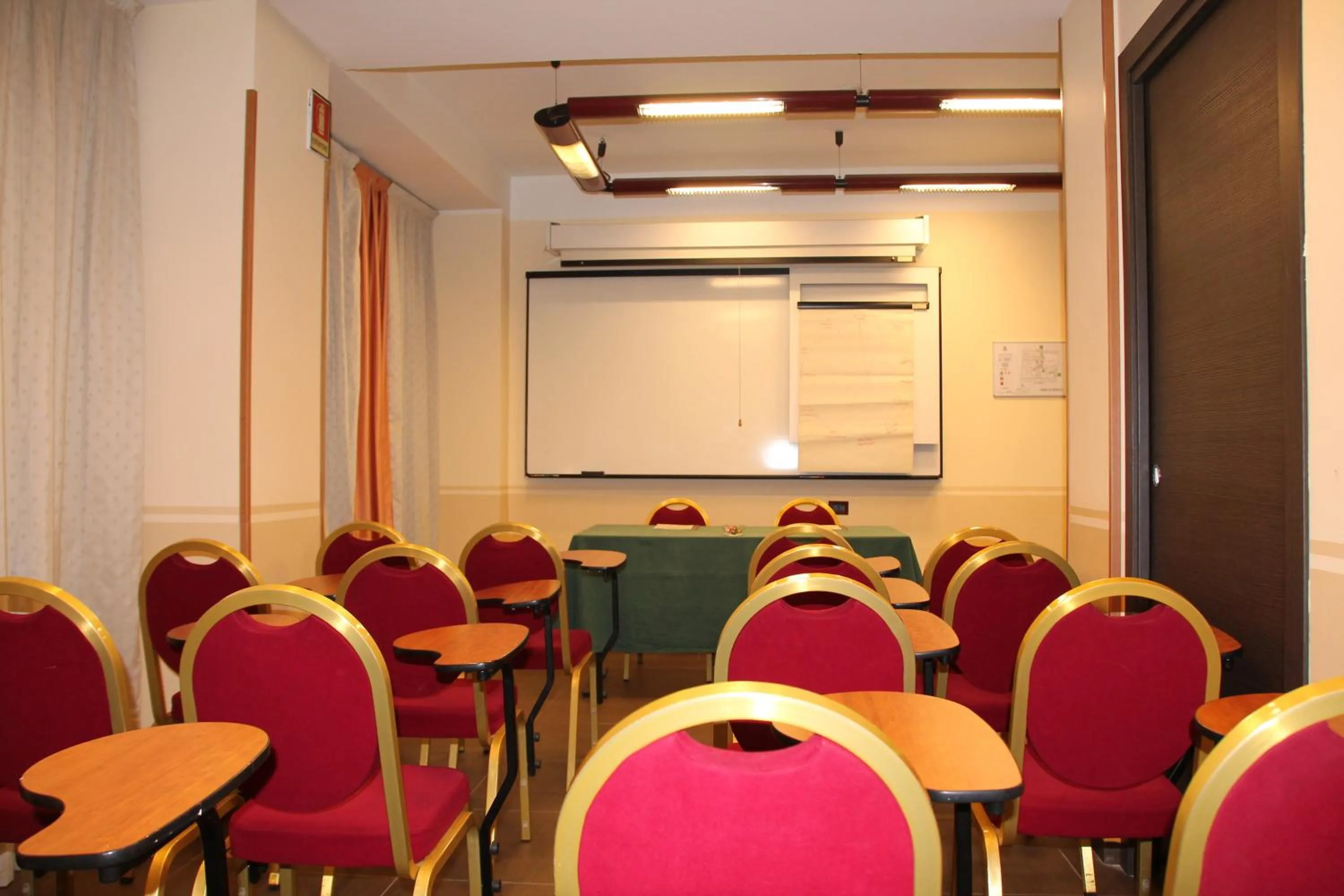 Business facilities in Mokinba Hotels Sant'Ambroeus