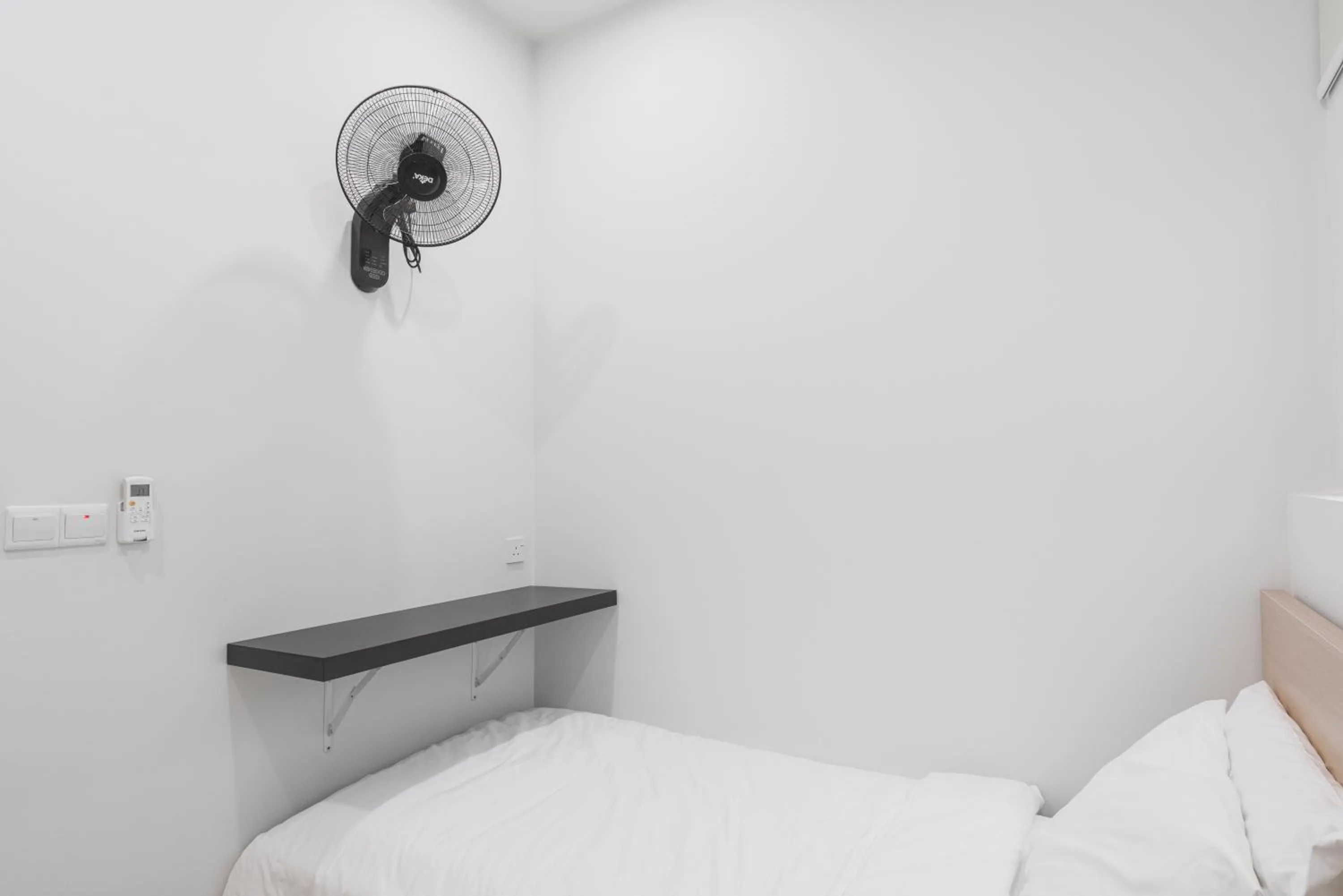 Photo of the whole room, Bed in Greenfield Residence Bandar Sunway by Airhost