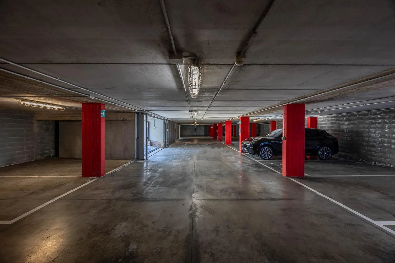 Parking in iH Hotels Milano St. John
