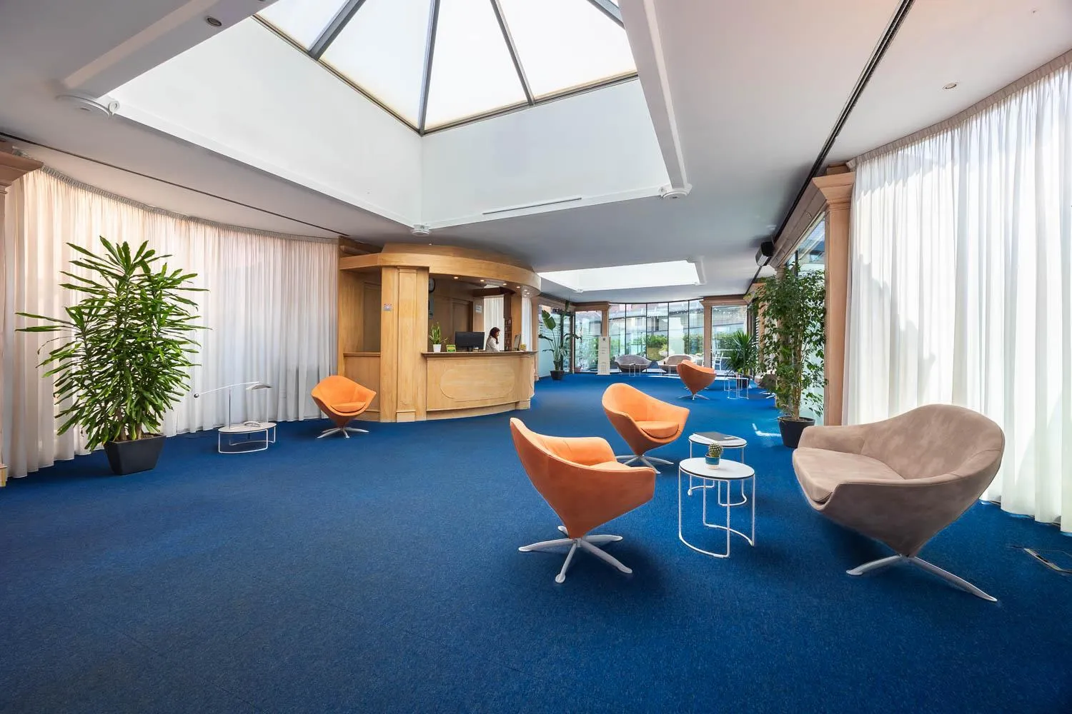 Lobby or reception in iH Hotels Milano St. John