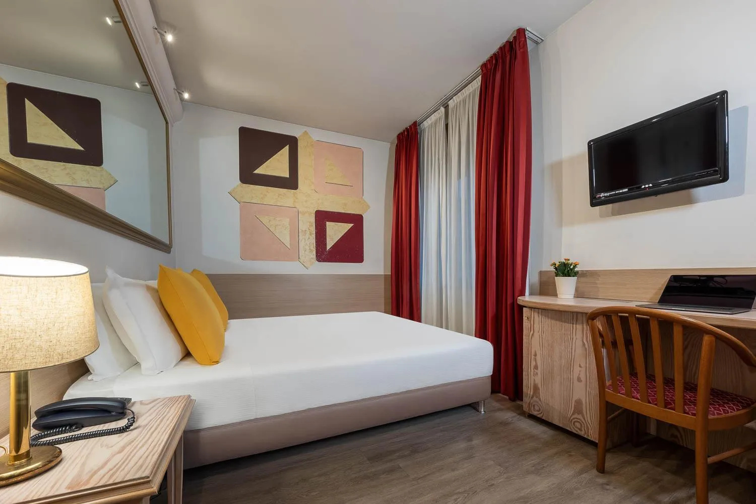 Bed in iH Hotels Milano St. John