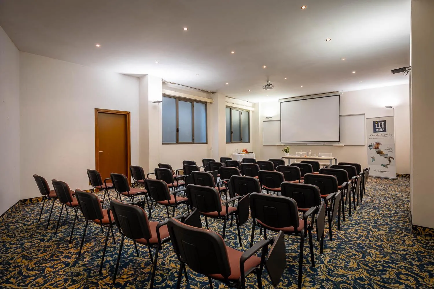 Meeting/conference room in iH Hotels Milano St. John