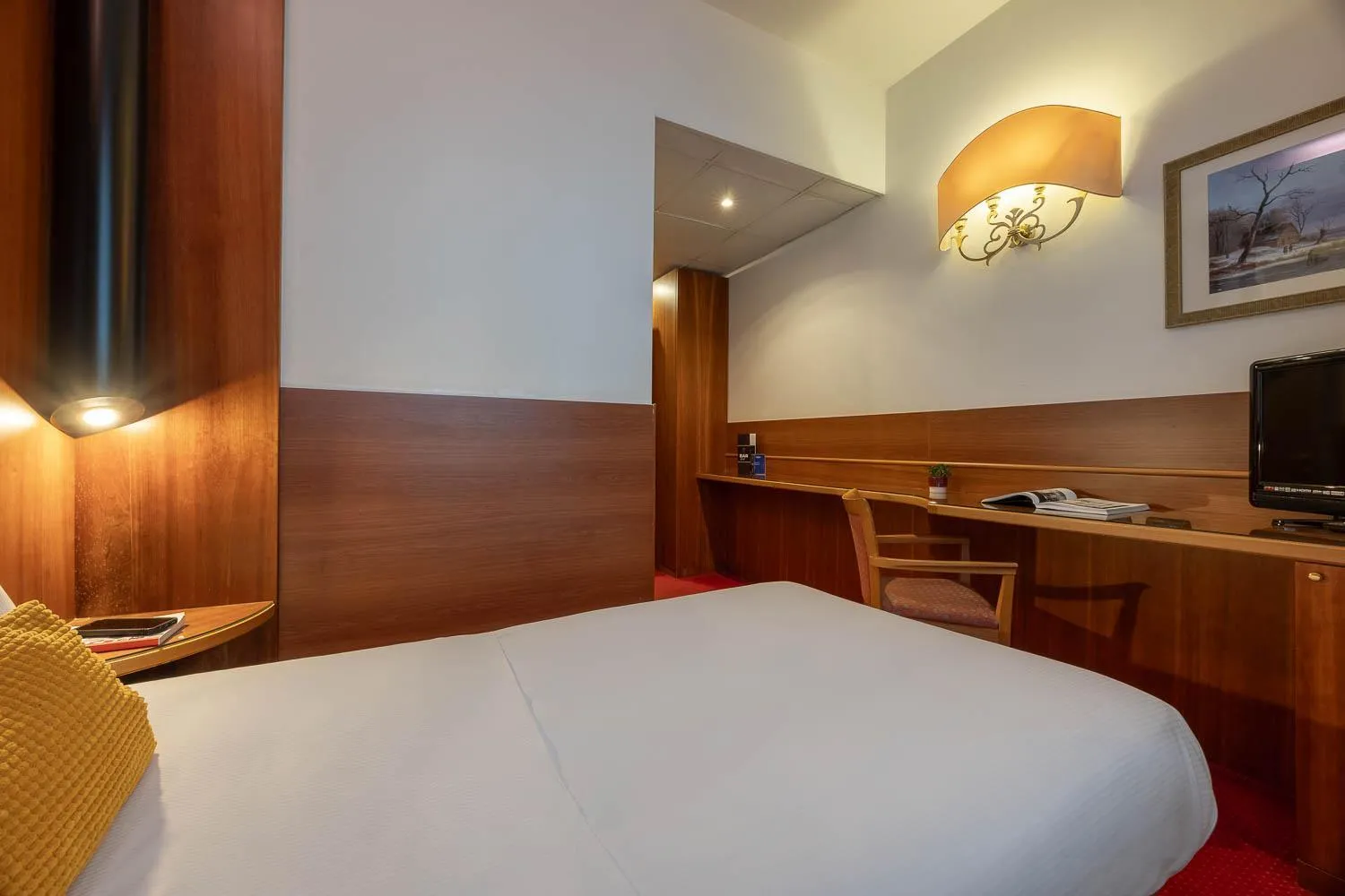 Bed in iH Hotels Milano St. John