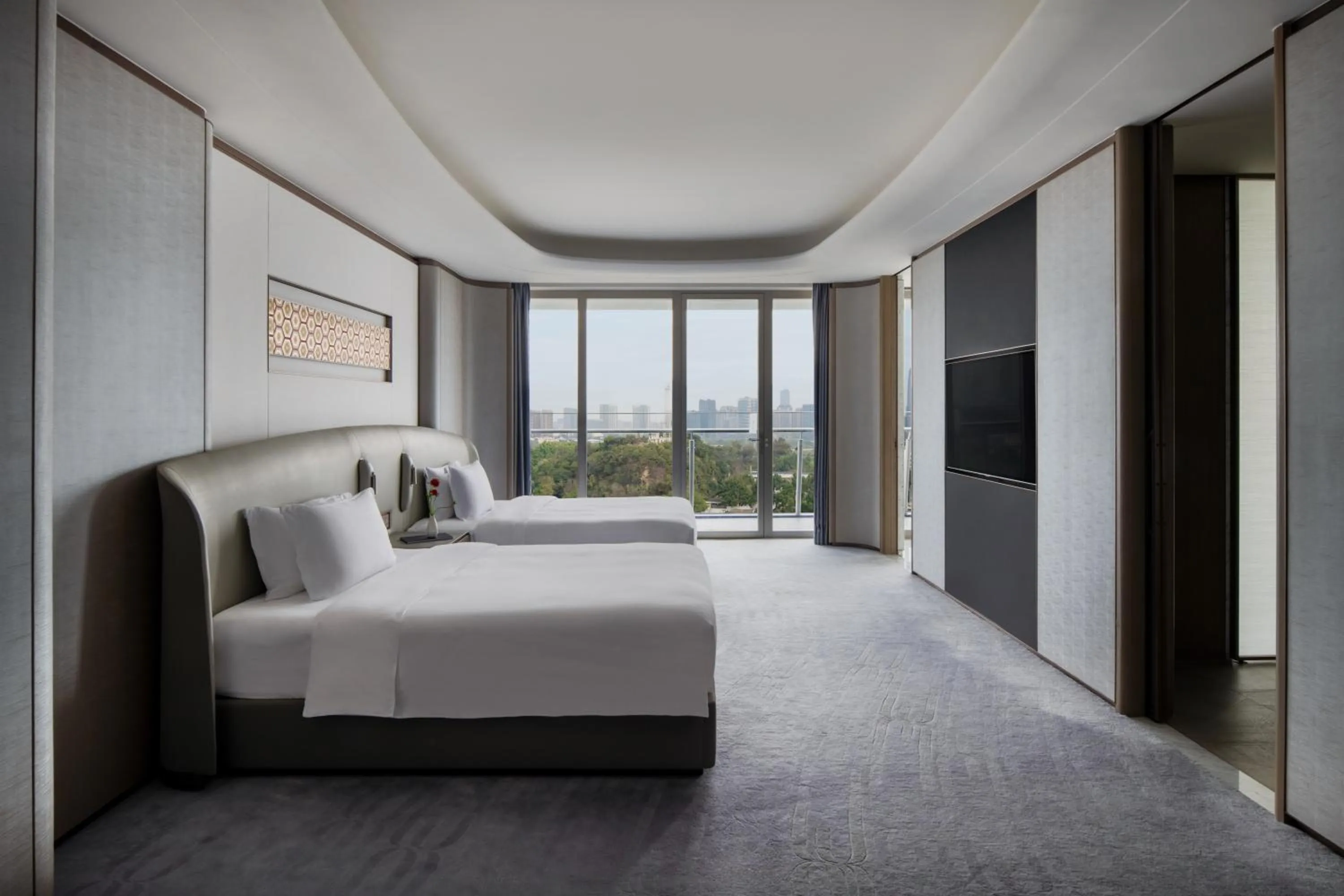 Photo of the whole room, Bed in Vignette Collection The Xanadu Guangzhou, an IHG Hotel