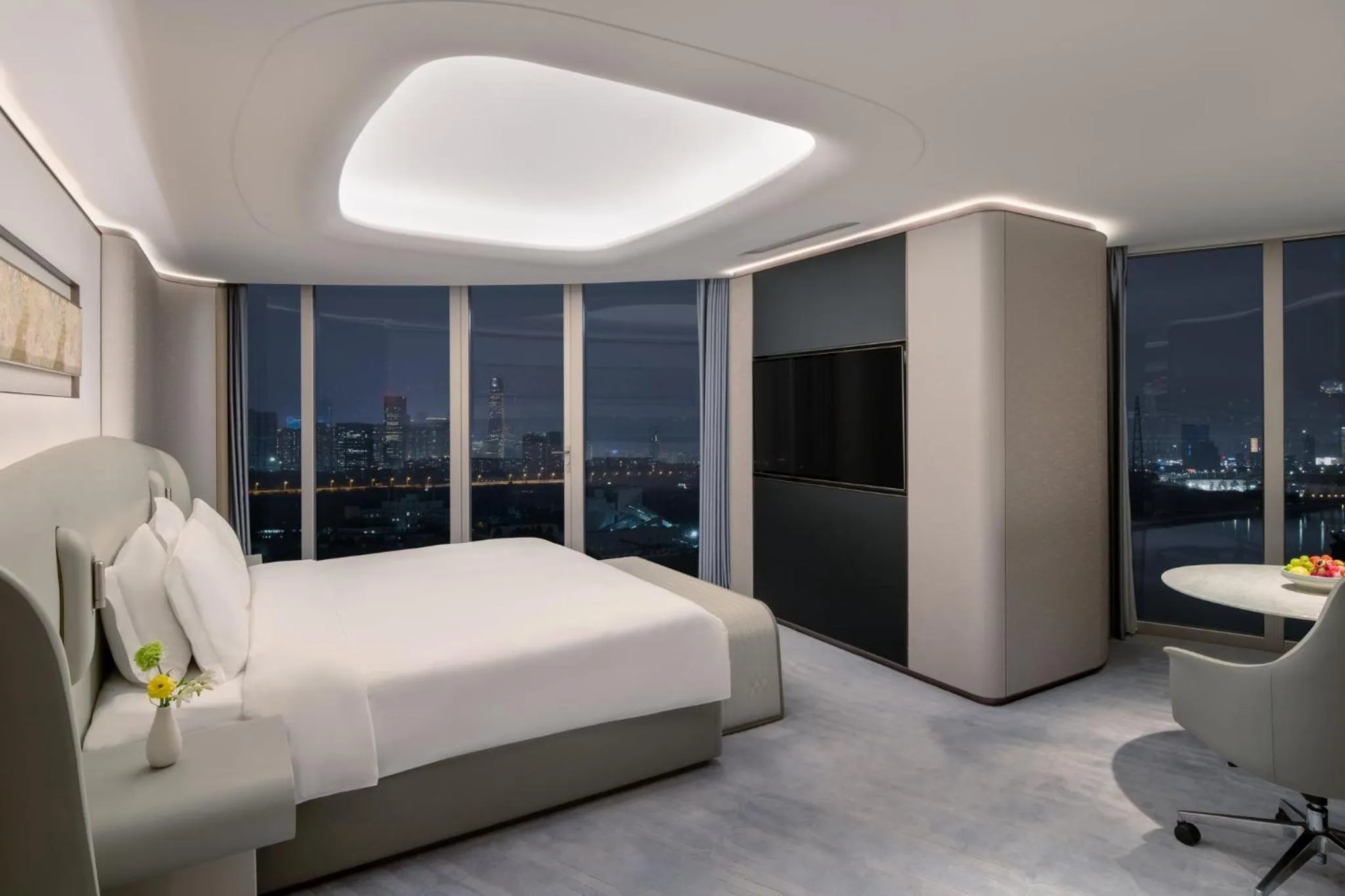 Photo of the whole room, Bed in Vignette Collection The Xanadu Guangzhou, an IHG Hotel