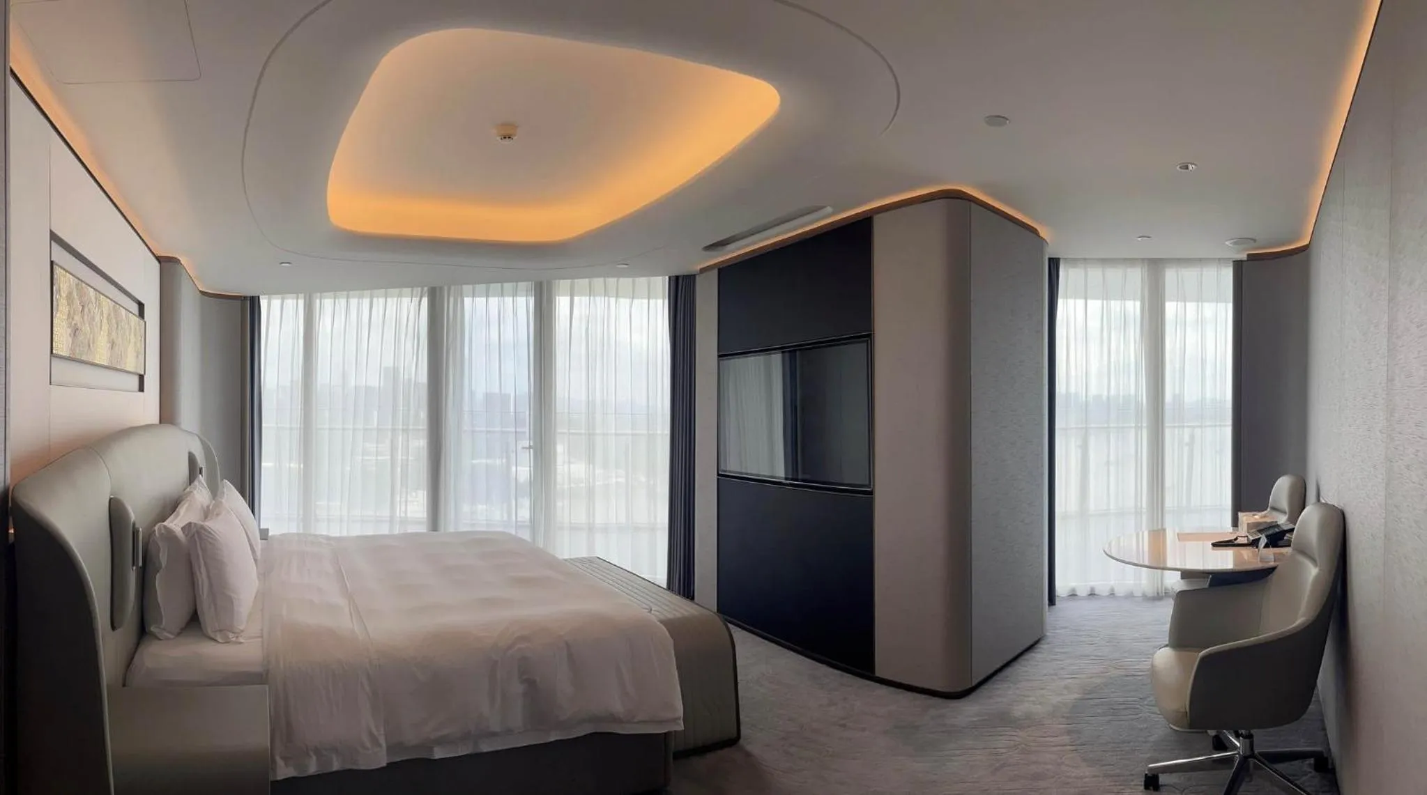 Photo of the whole room, Bed in Vignette Collection The Xanadu Guangzhou, an IHG Hotel