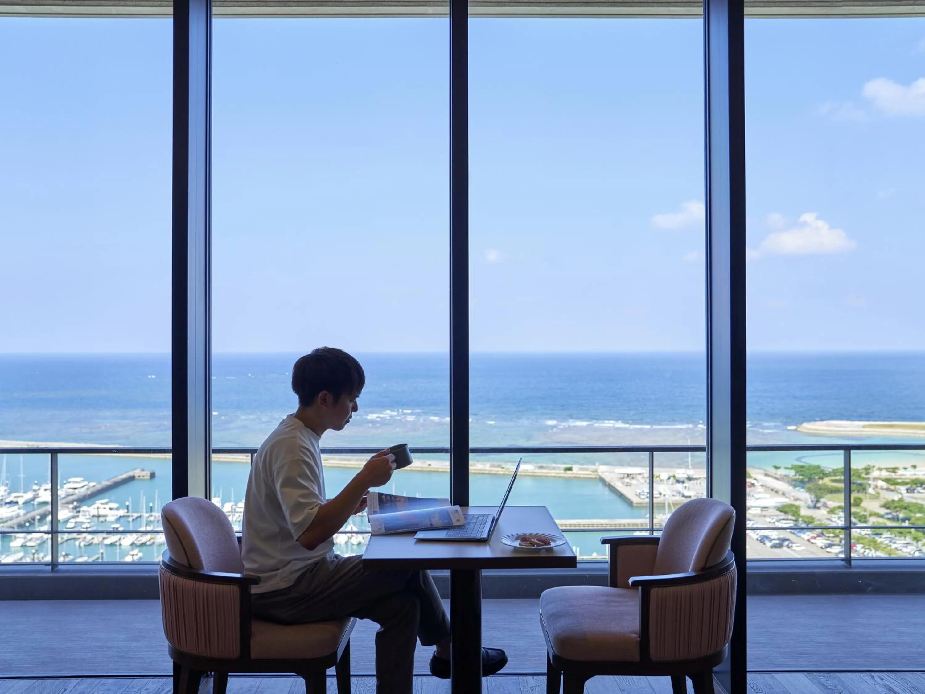Lounge or bar in Okinawa Prince Hotel Ocean View Ginowan
