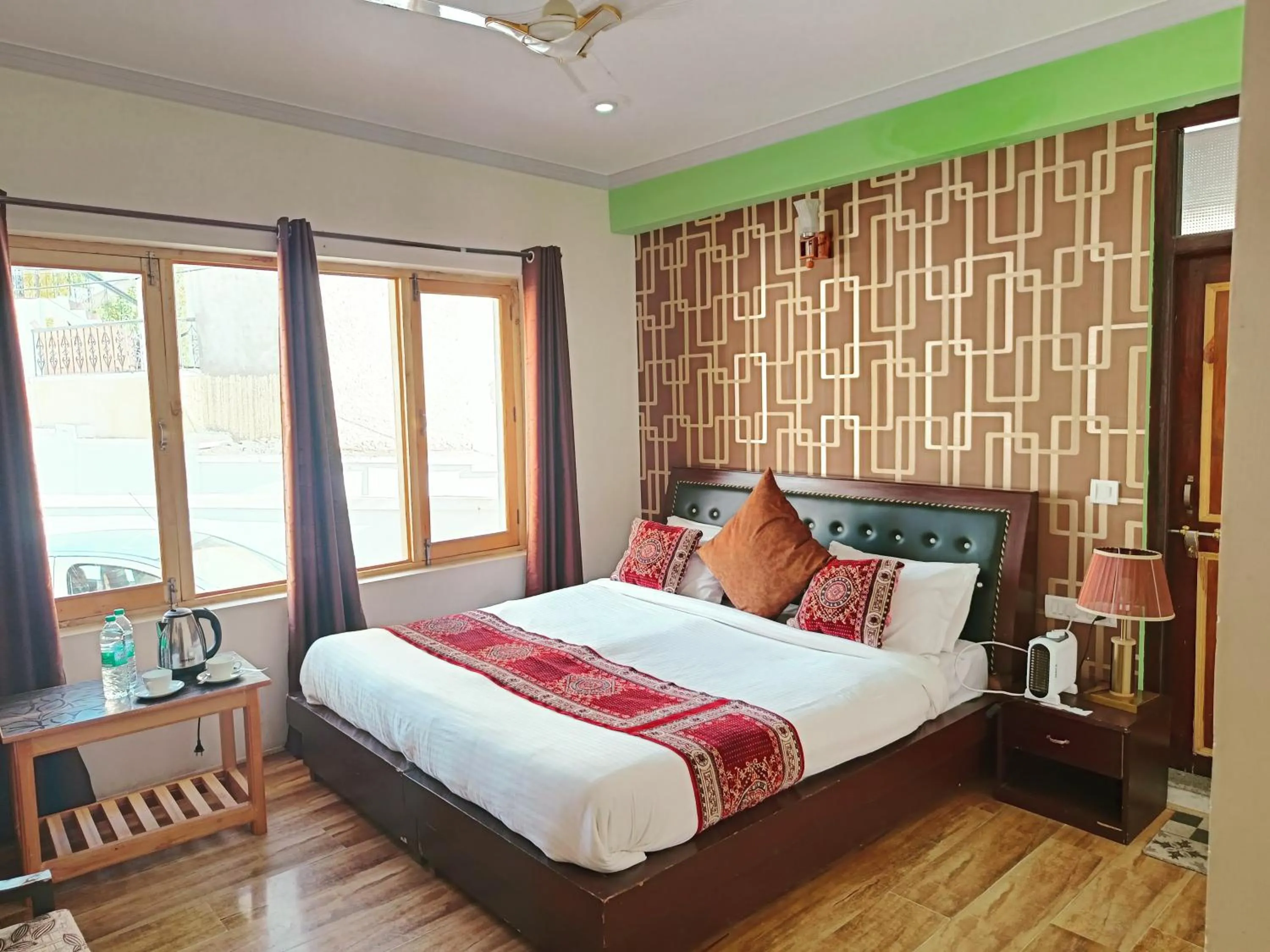 Bed in Hotel Malik Residency