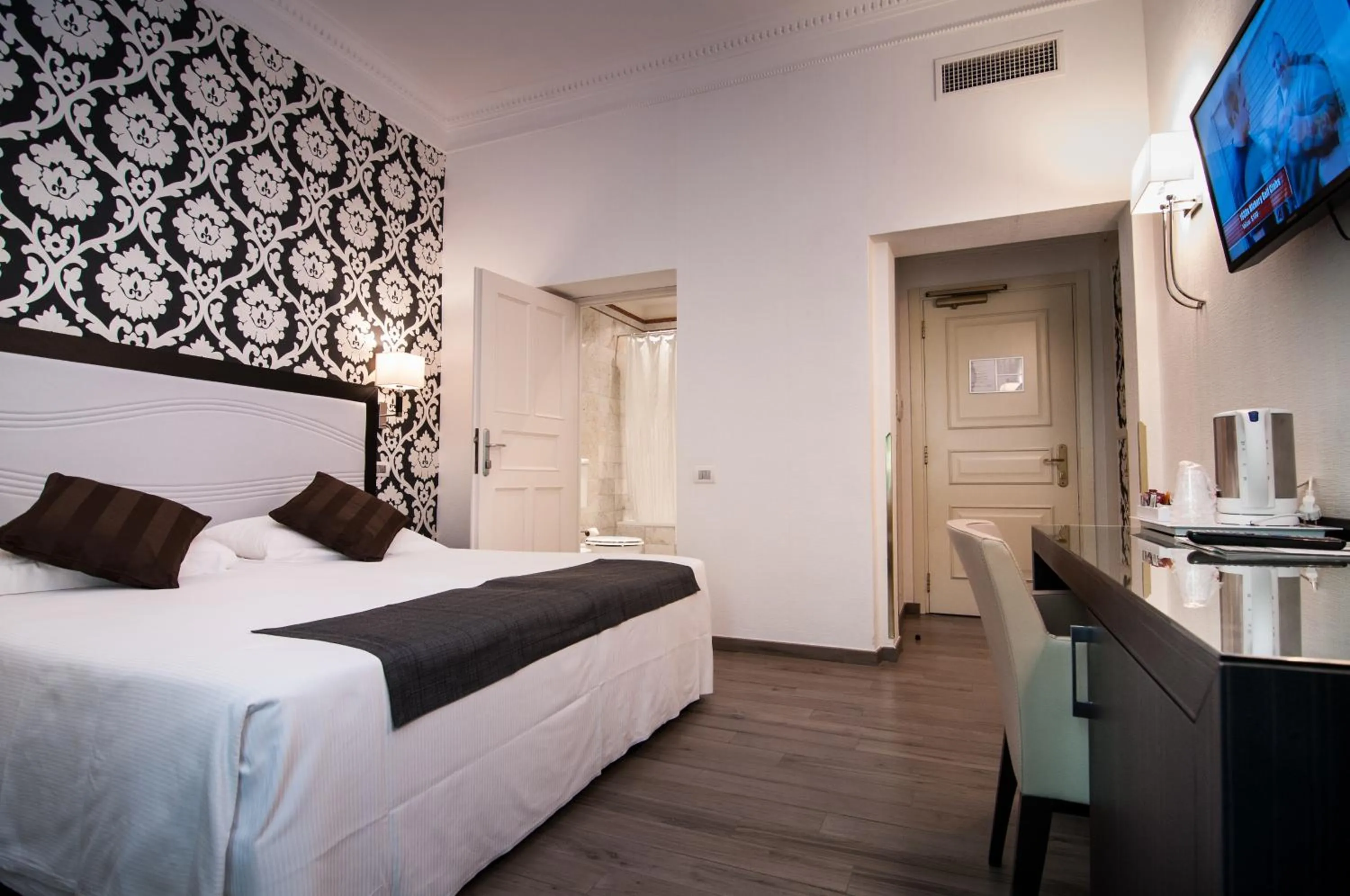 Bed in Hotel Alexandra