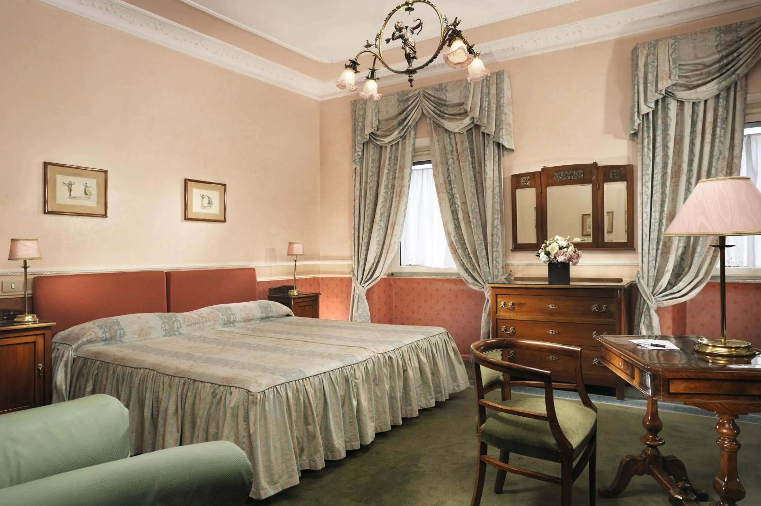 Photo of the whole room in Hotel Alexandra