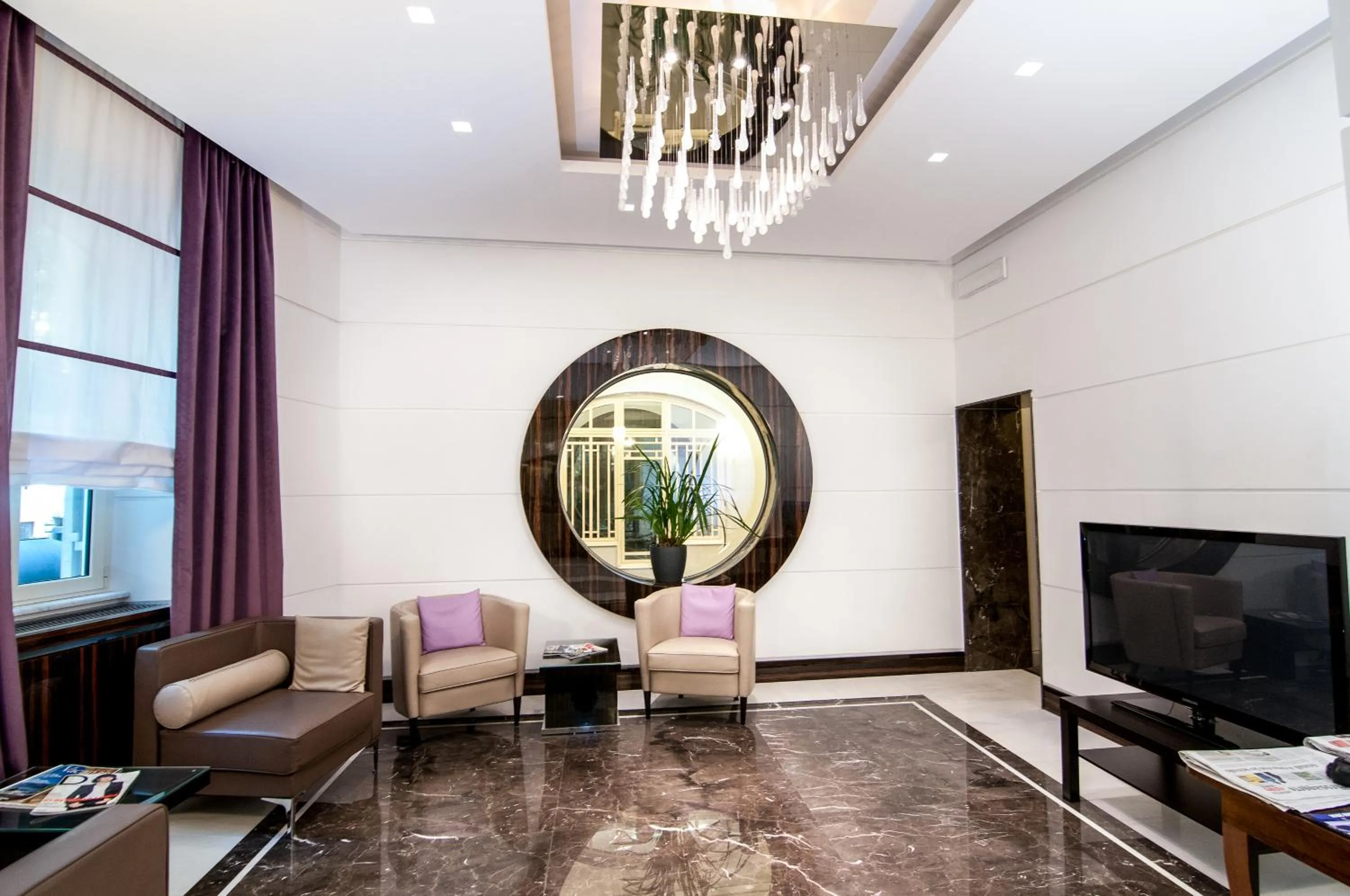 TV and multimedia, Seating Area in Hotel Alexandra