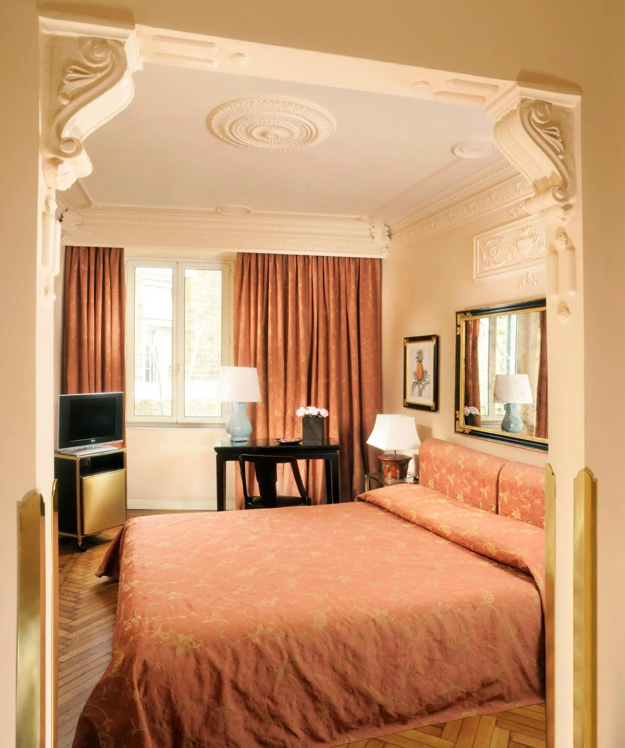 Bed in Hotel Alexandra