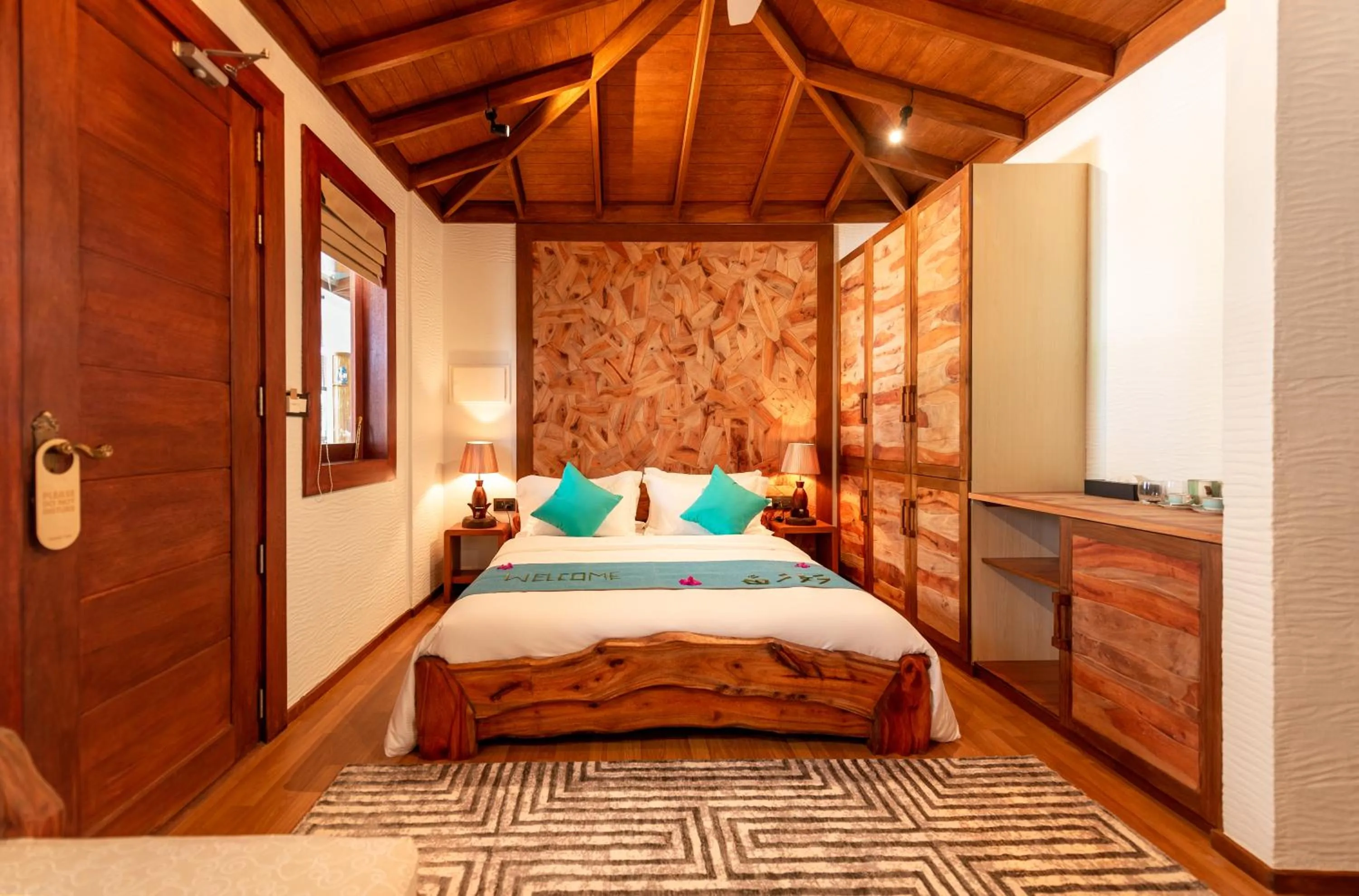 Bed in Island Luxury Boutique Hotel - Fulhadhoo