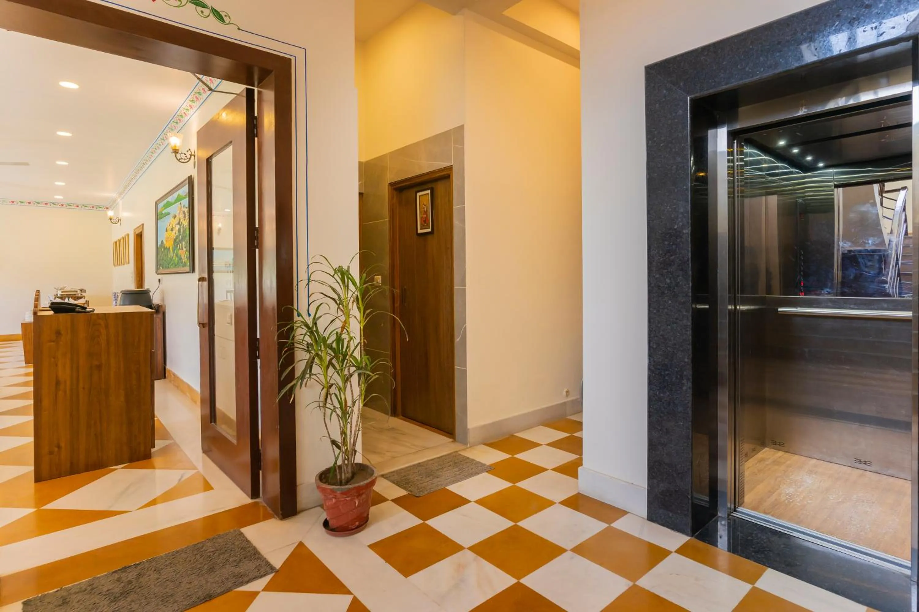 Restaurant/places to eat in Vasant Vilas